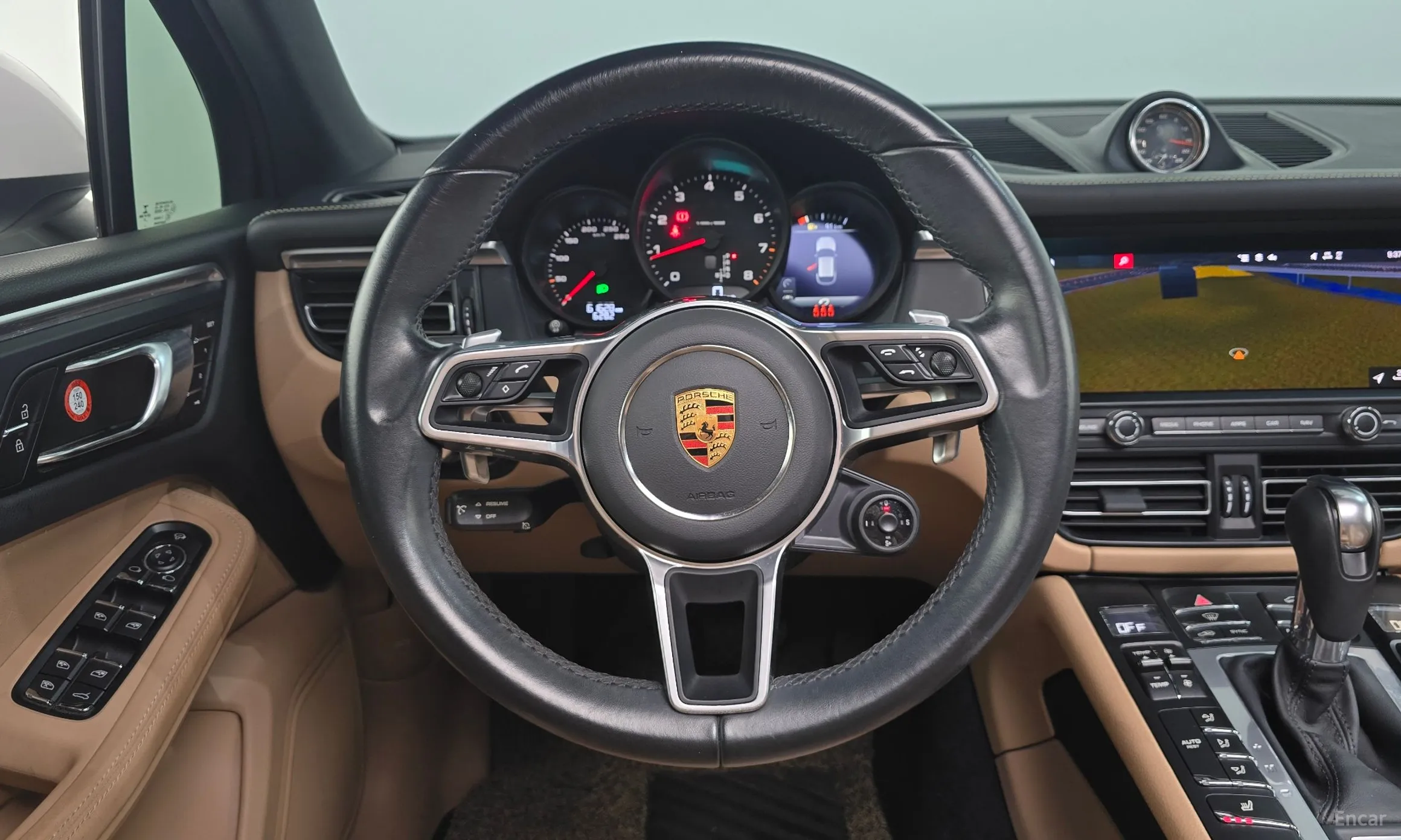 Porsche Macan превью 14