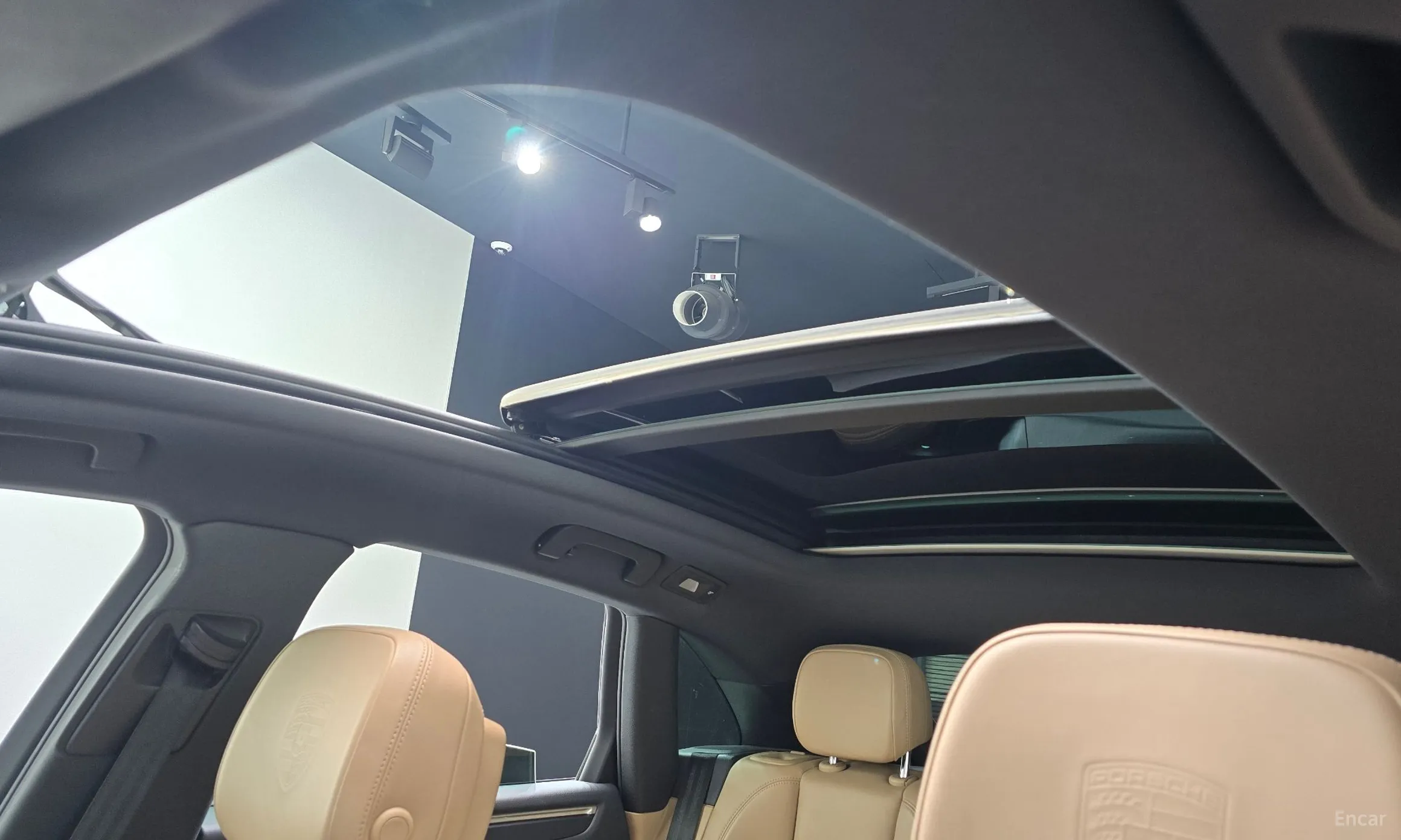 Porsche Macan превью 17