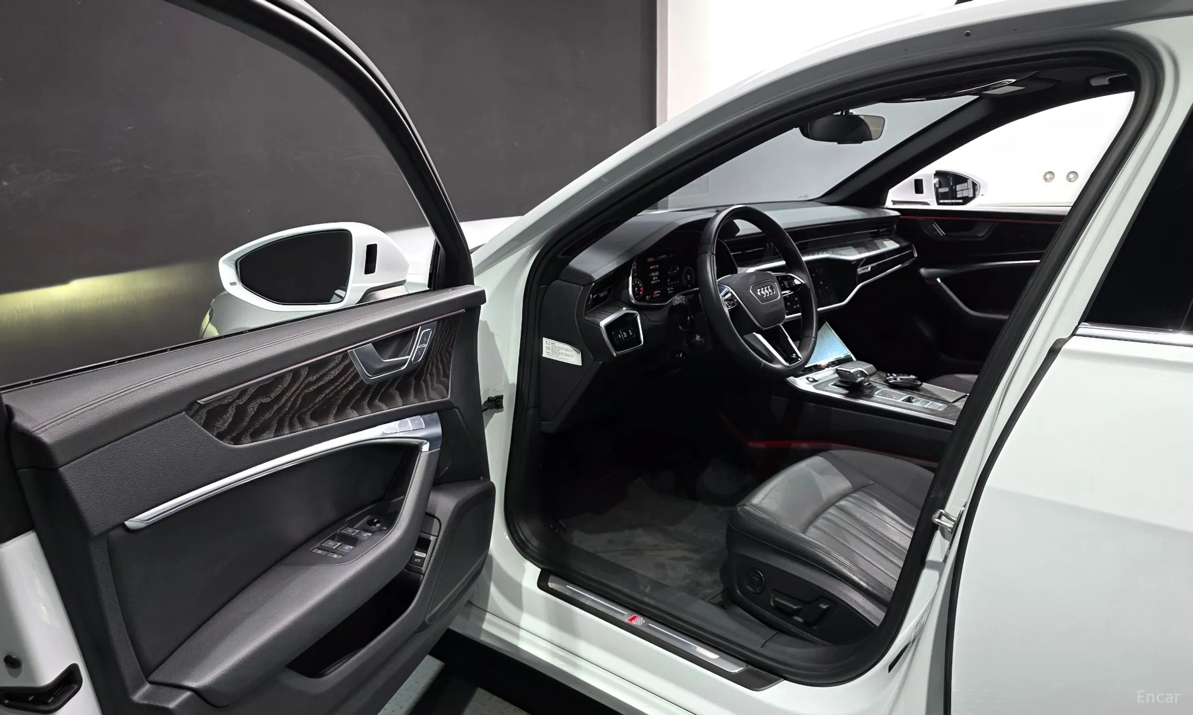 Audi A6 (C8) превью 10