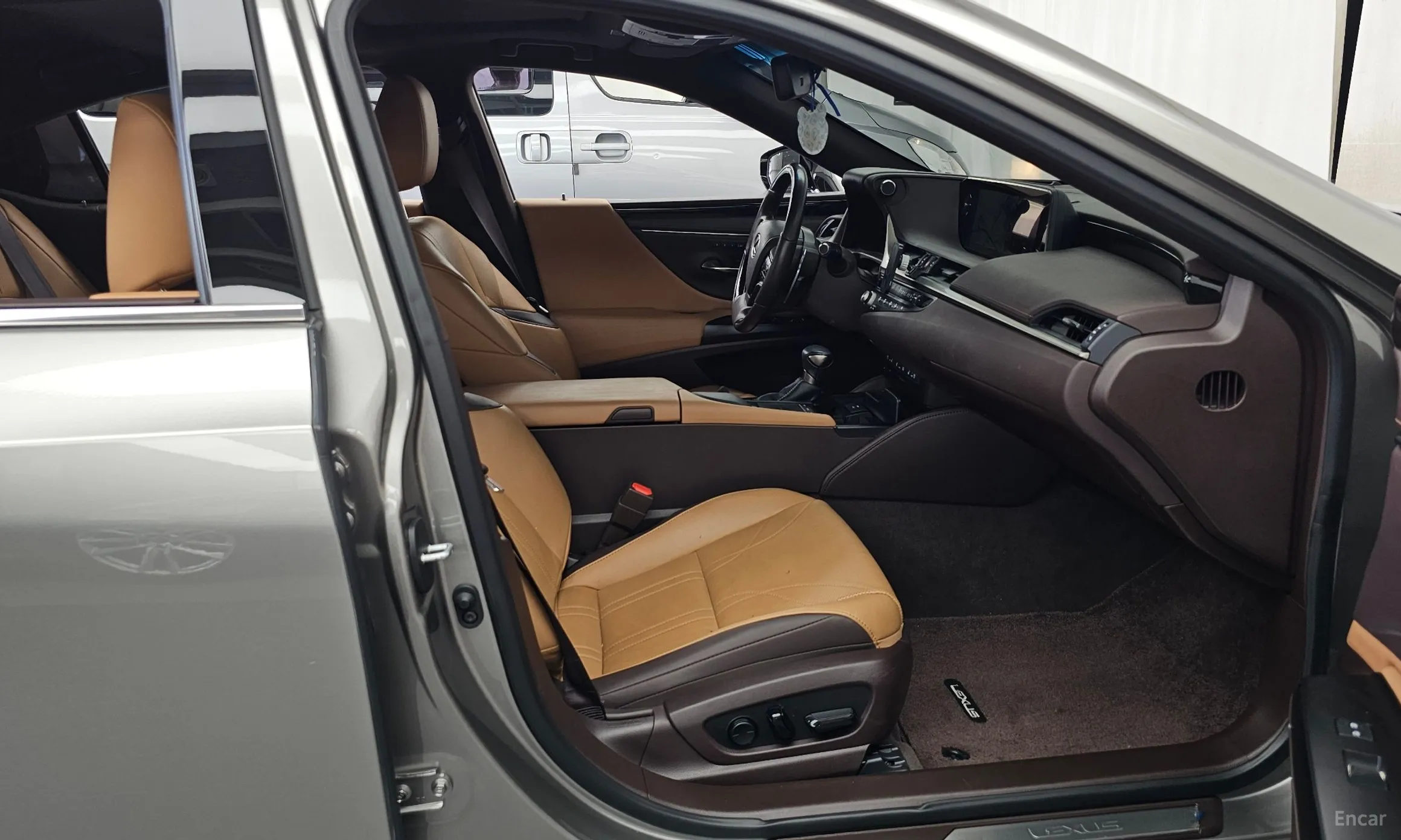 Lexus ES300h 7th Generation превью 11