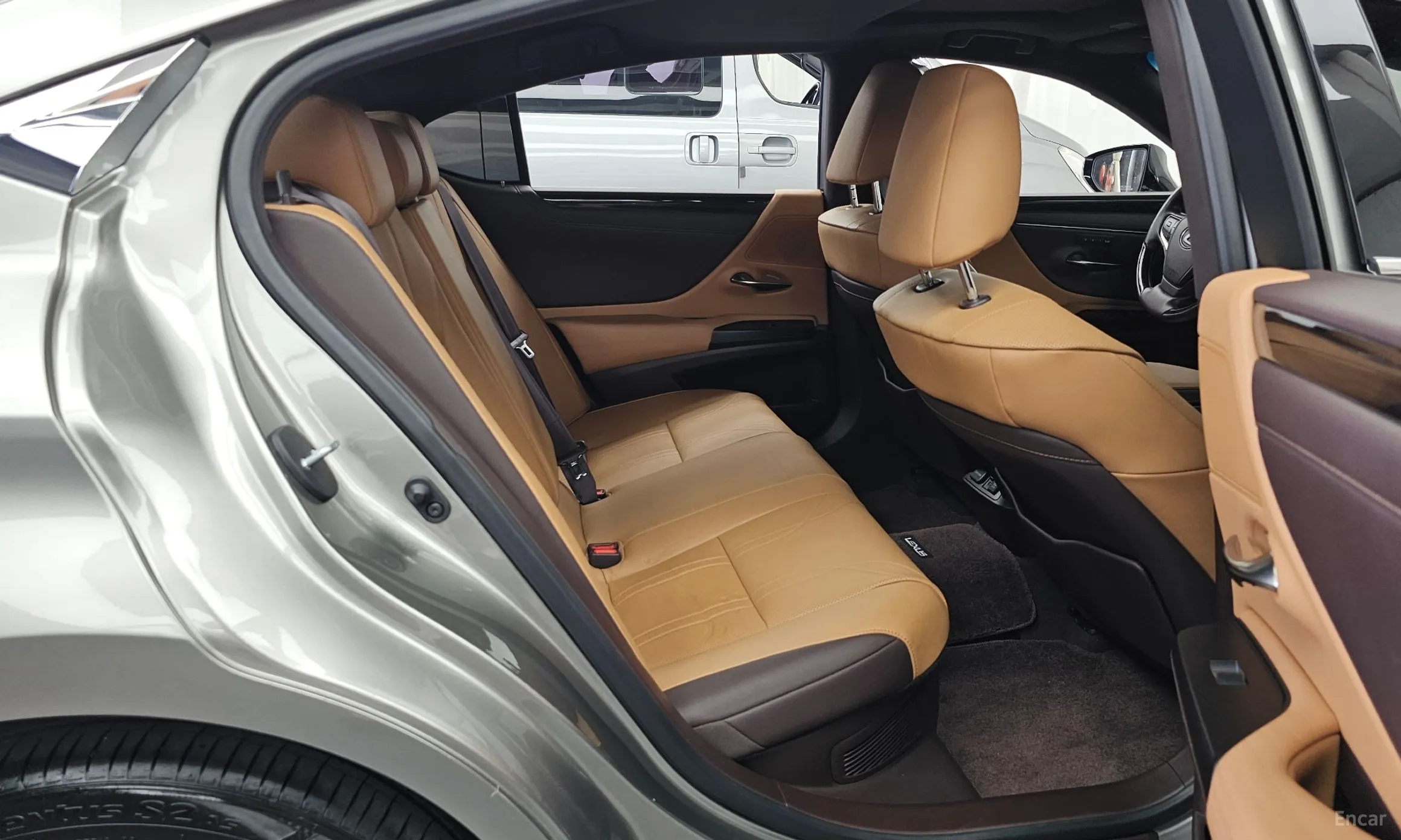 Lexus ES300h 7th Generation превью 12