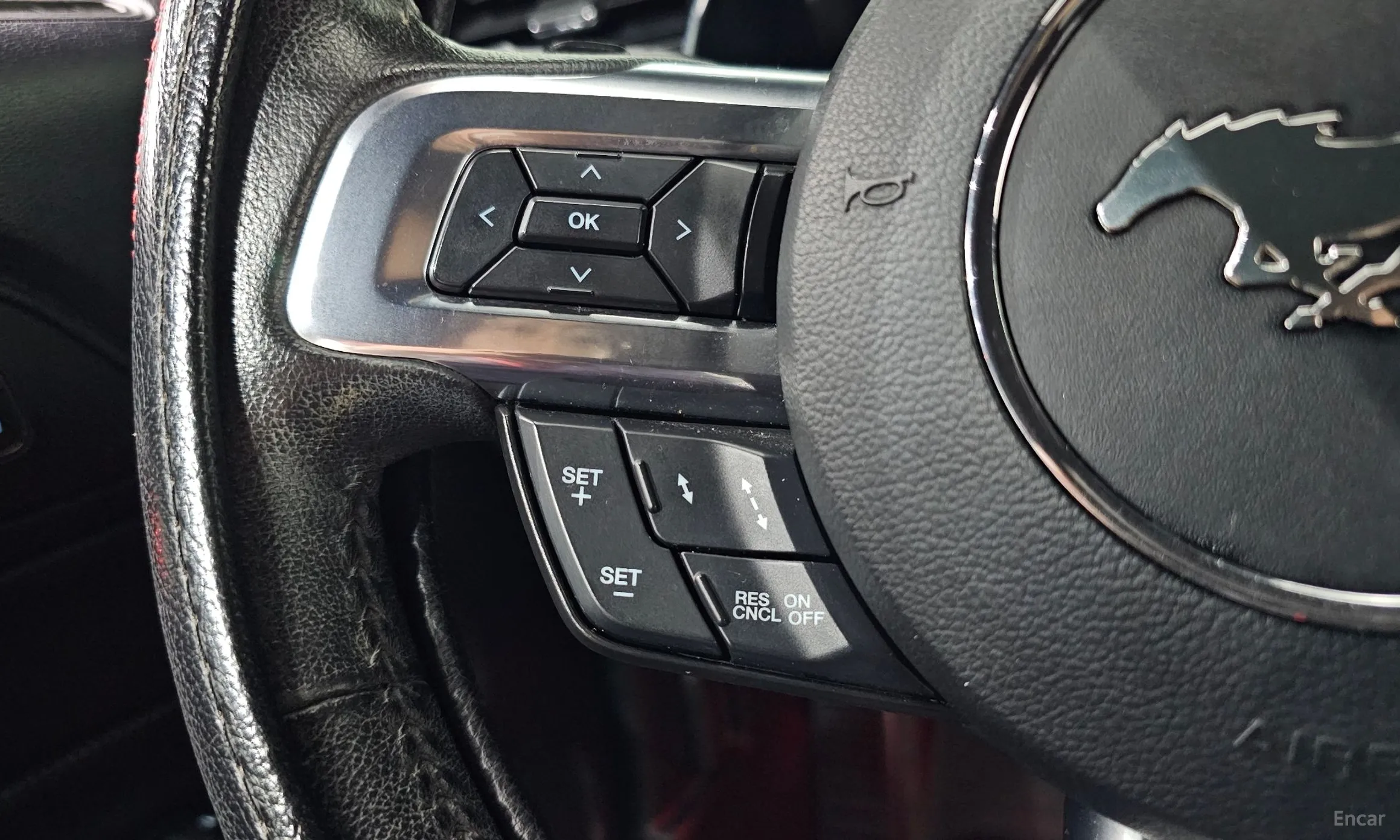 Ford Mustang превью 17