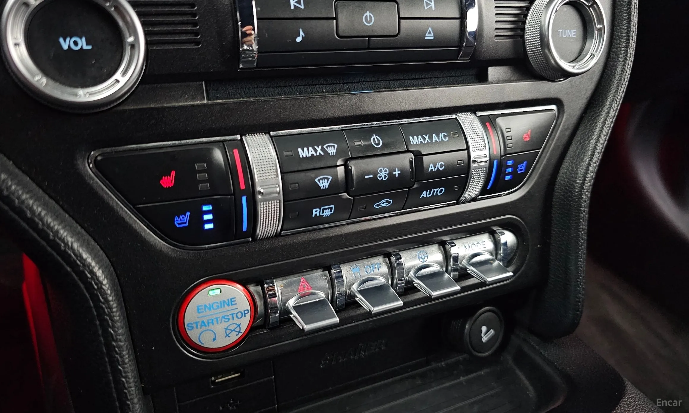Ford Mustang превью 18