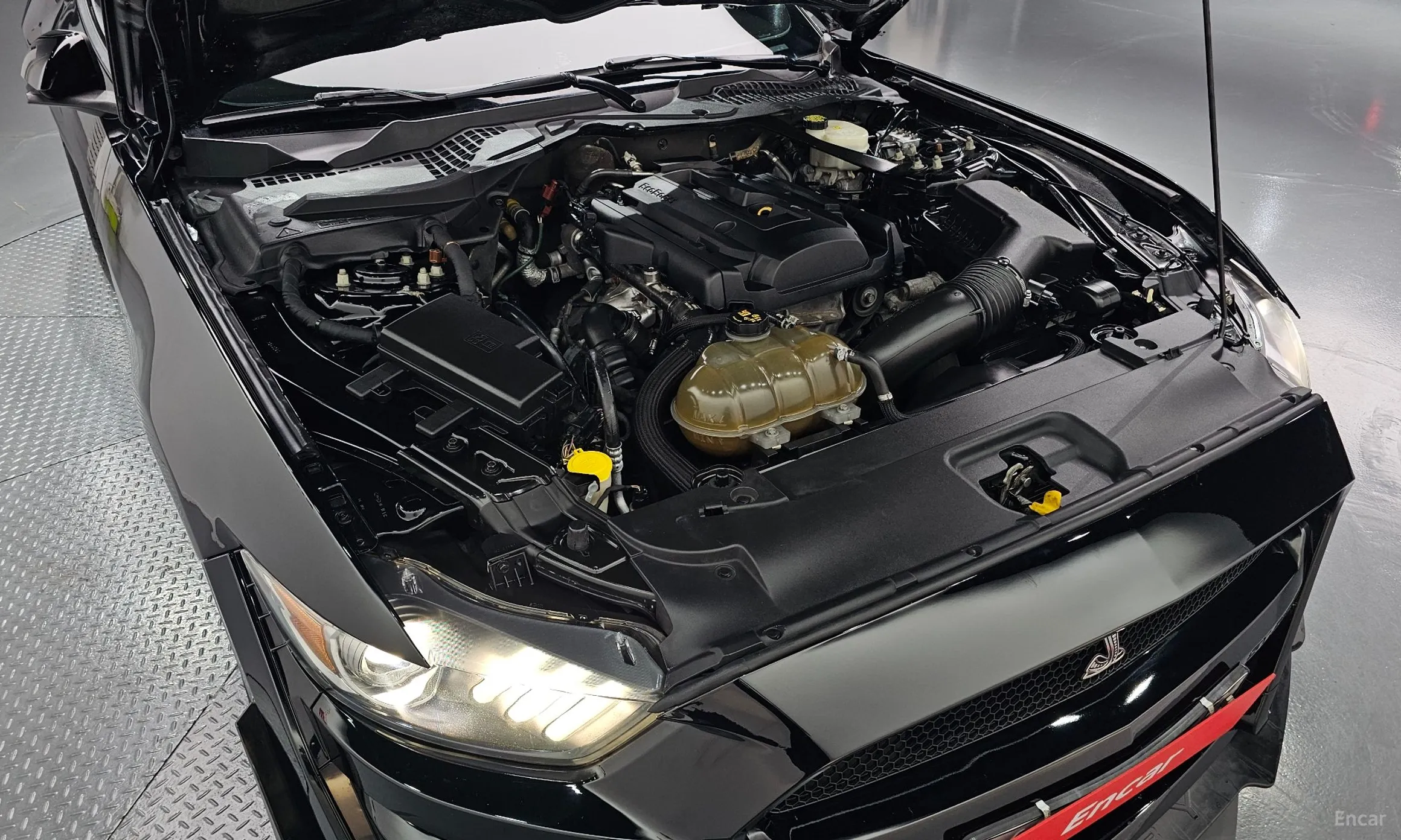 Ford Mustang превью 6