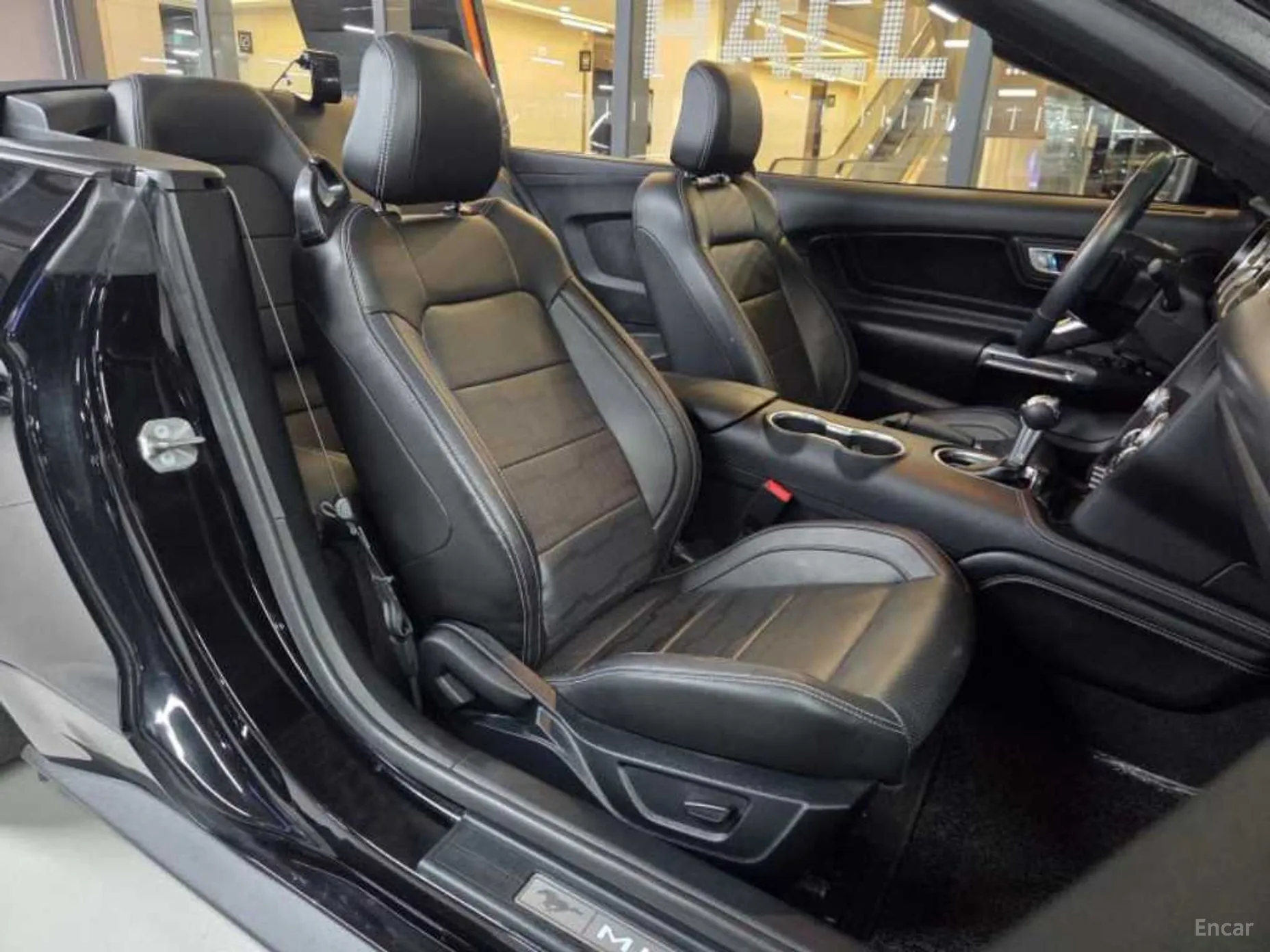 Ford Mustang превью 10