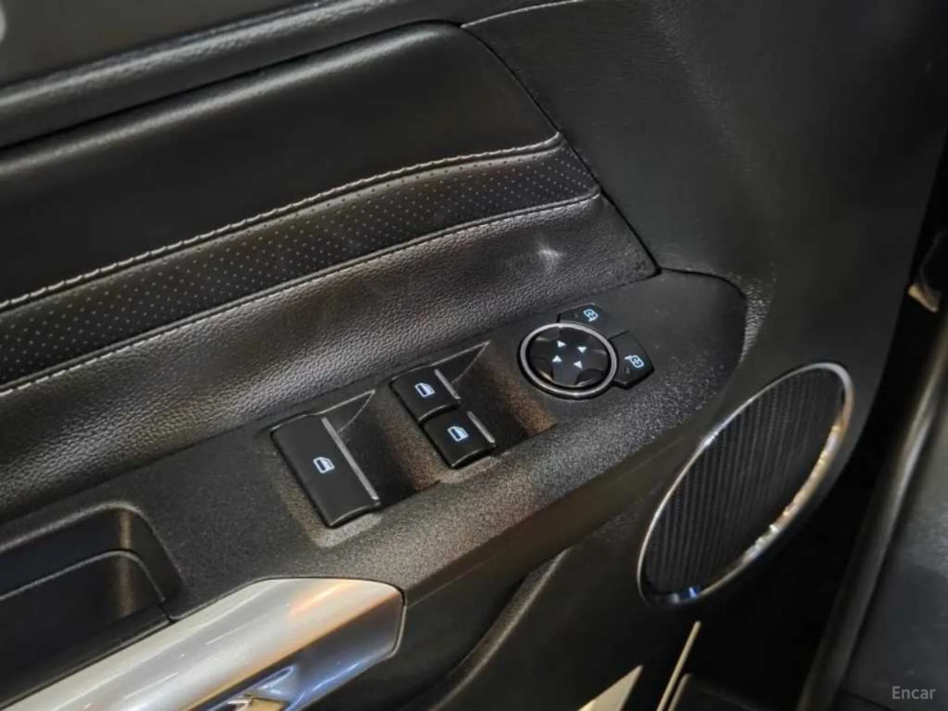 Ford Mustang превью 12