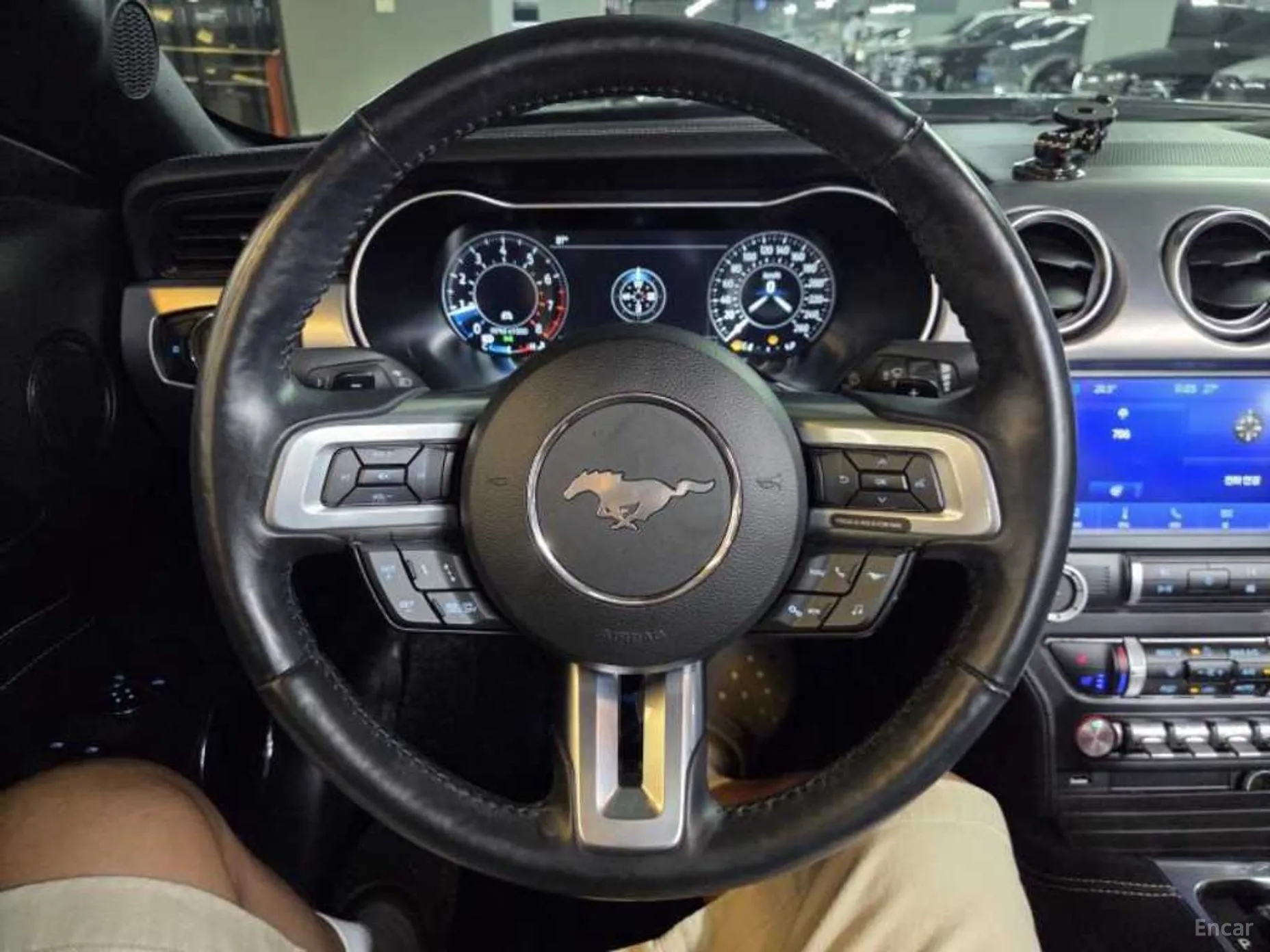 Ford Mustang превью 13