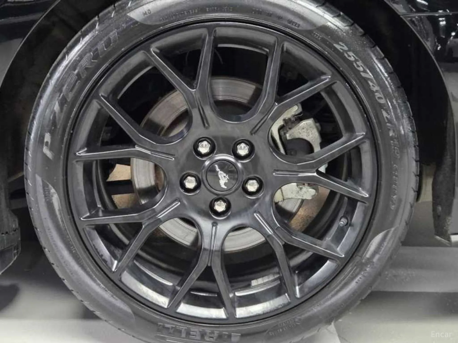 Ford Mustang превью 20