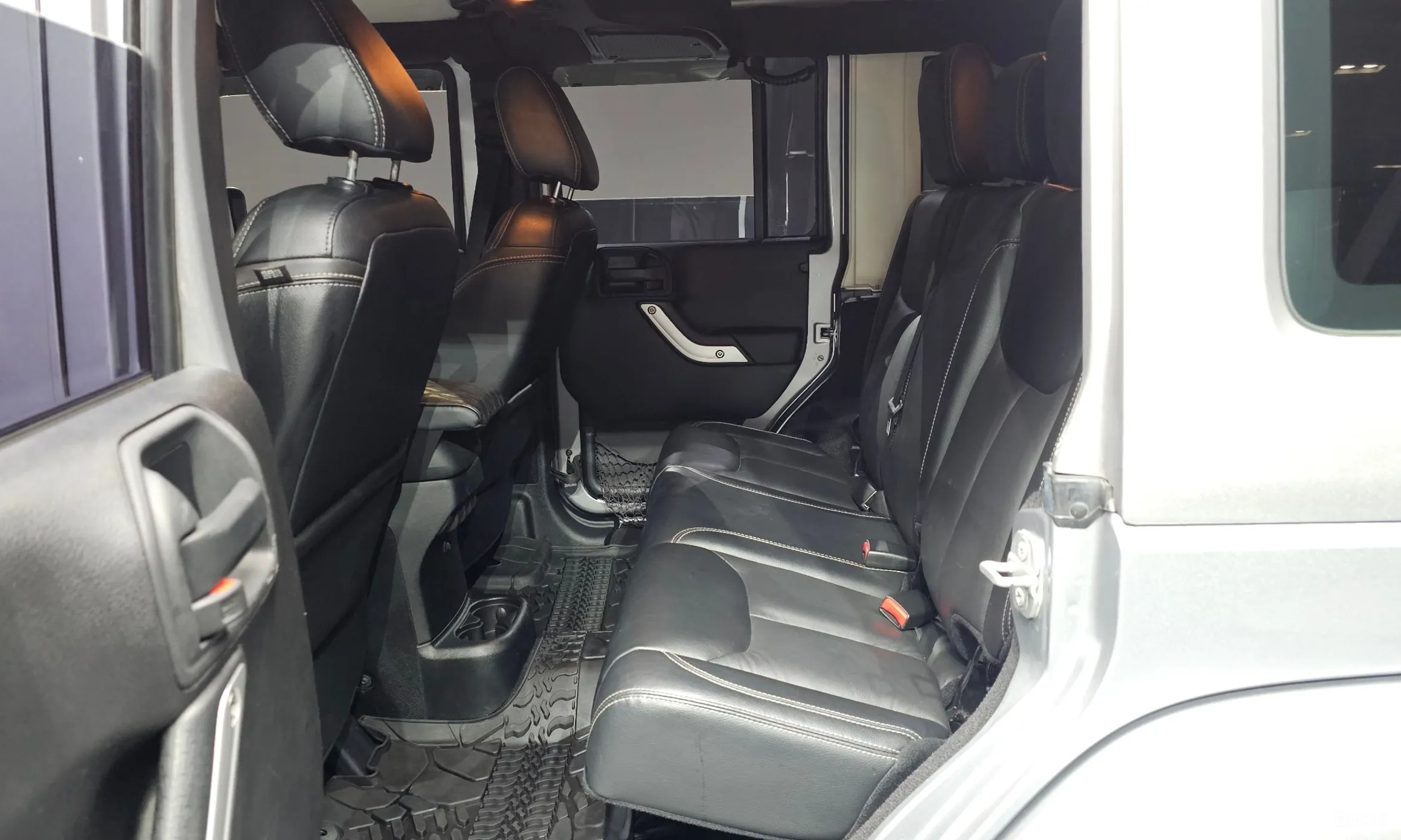Jeep Wrangler (JK) превью 12