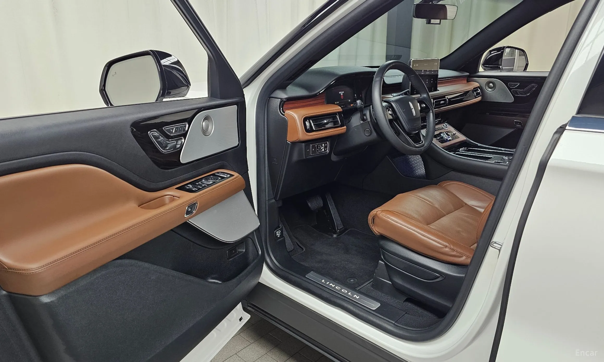 Lincoln Aviator 2nd Generation превью 10