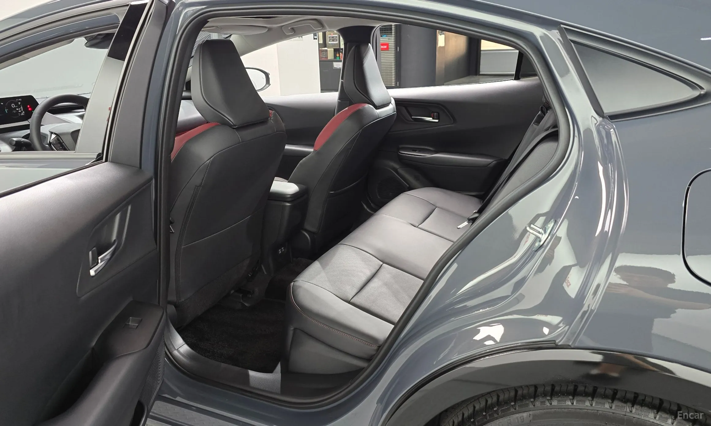 Toyota Prius 5th Generation превью 11