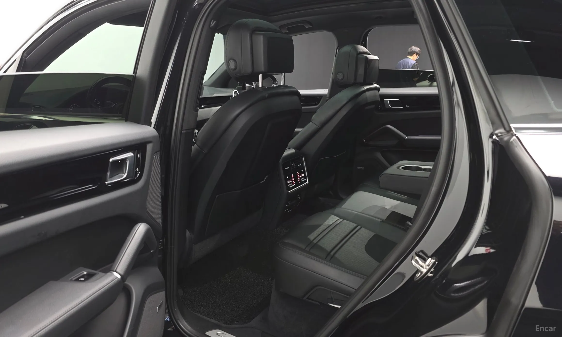 Porsche Cayenne (PO536) превью 11