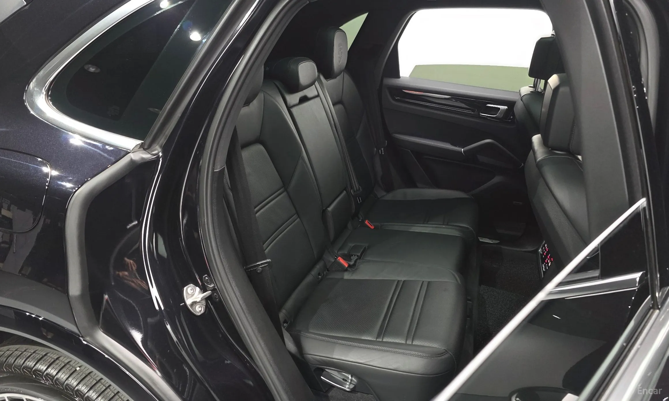 Porsche Cayenne (PO536) превью 12