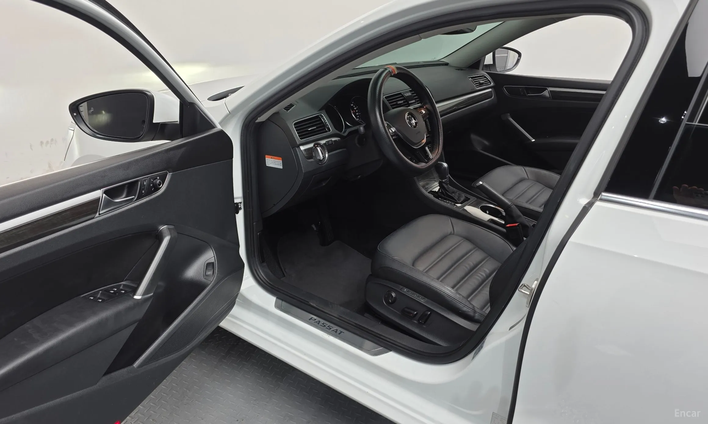 Volkswagen The New Passat превью 10