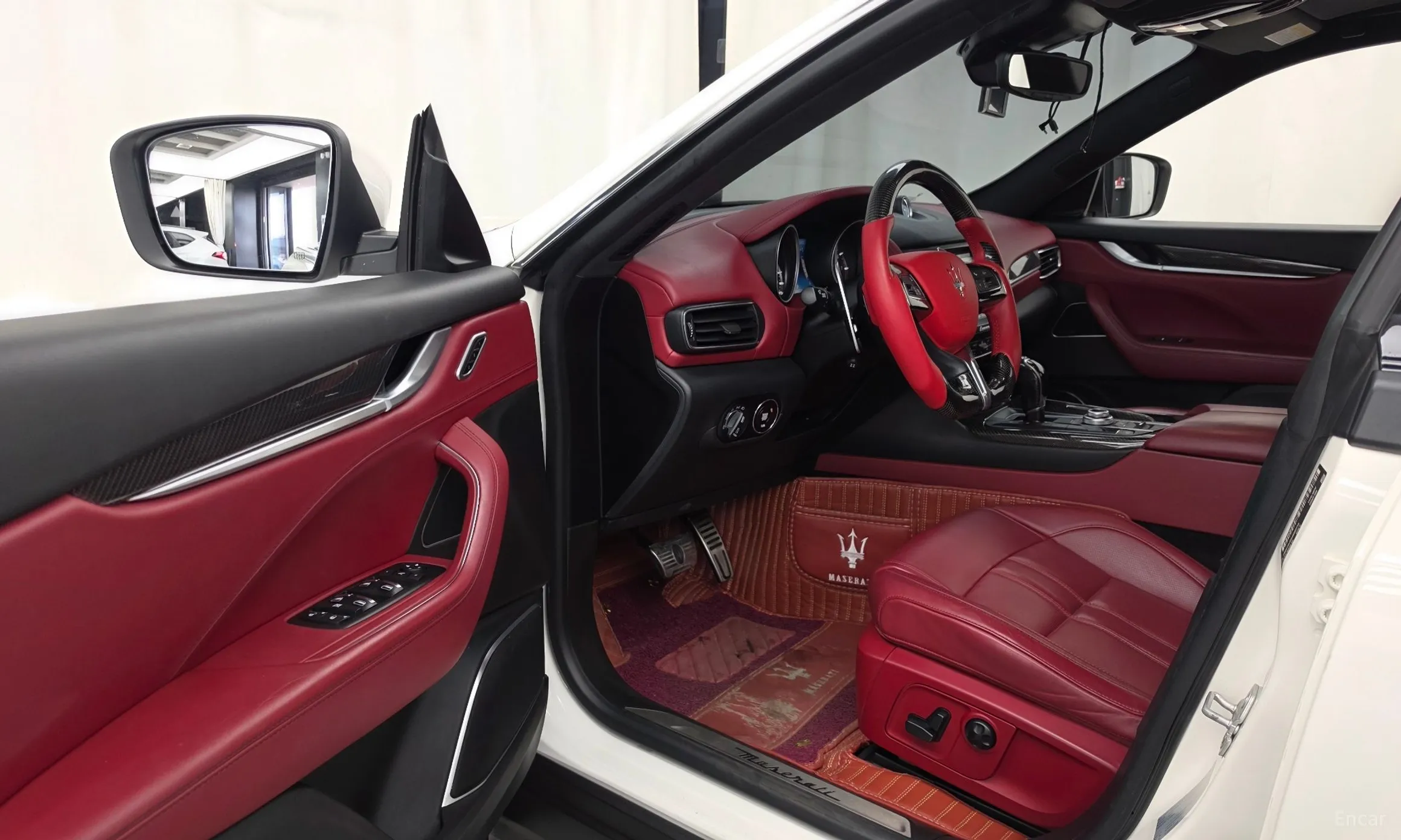Maserati Levante превью 10