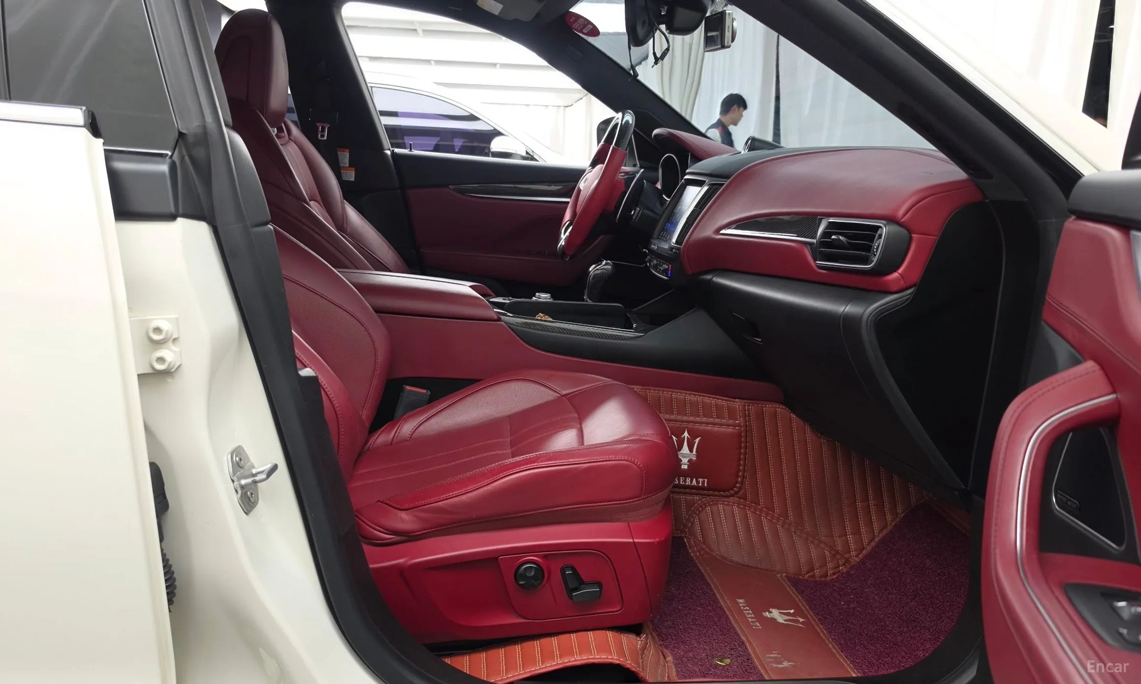 Maserati Levante превью 11