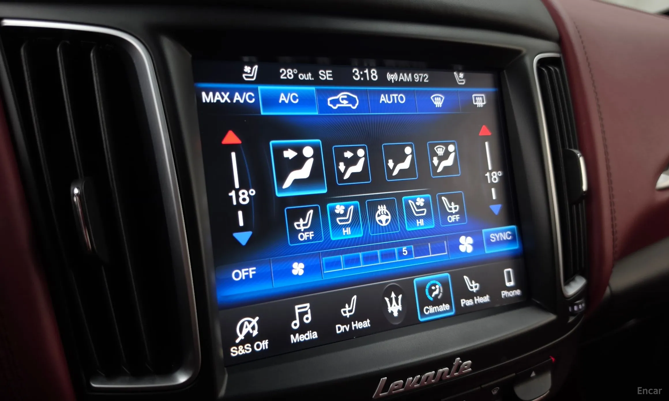 Maserati Levante превью 16
