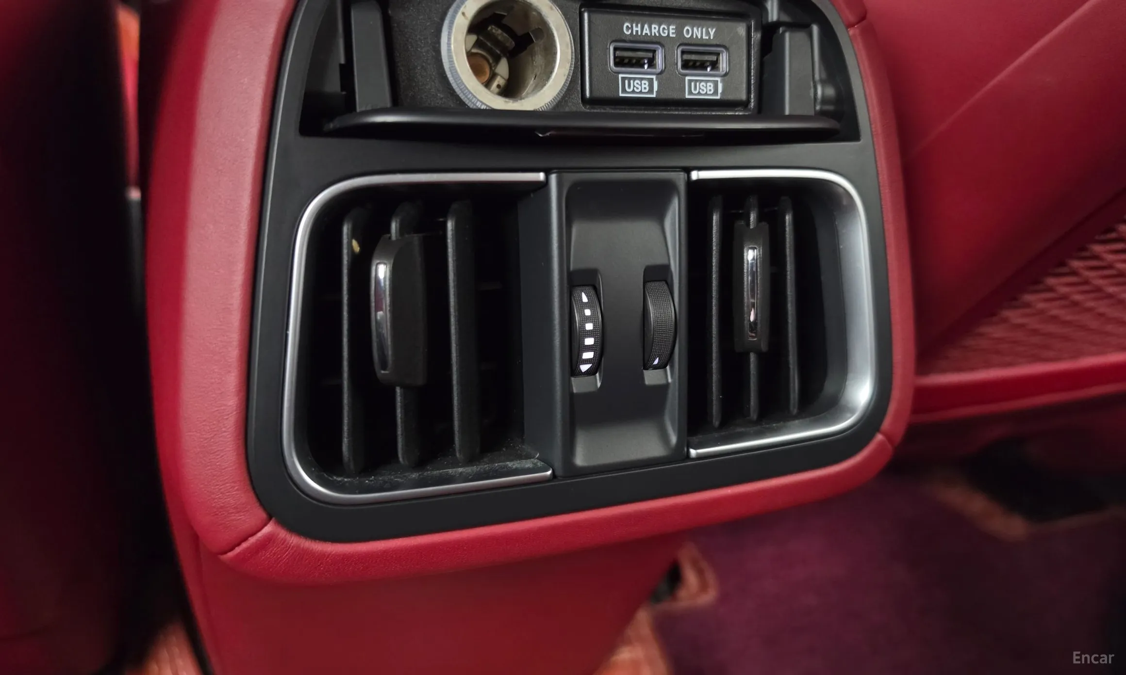 Maserati Levante превью 19