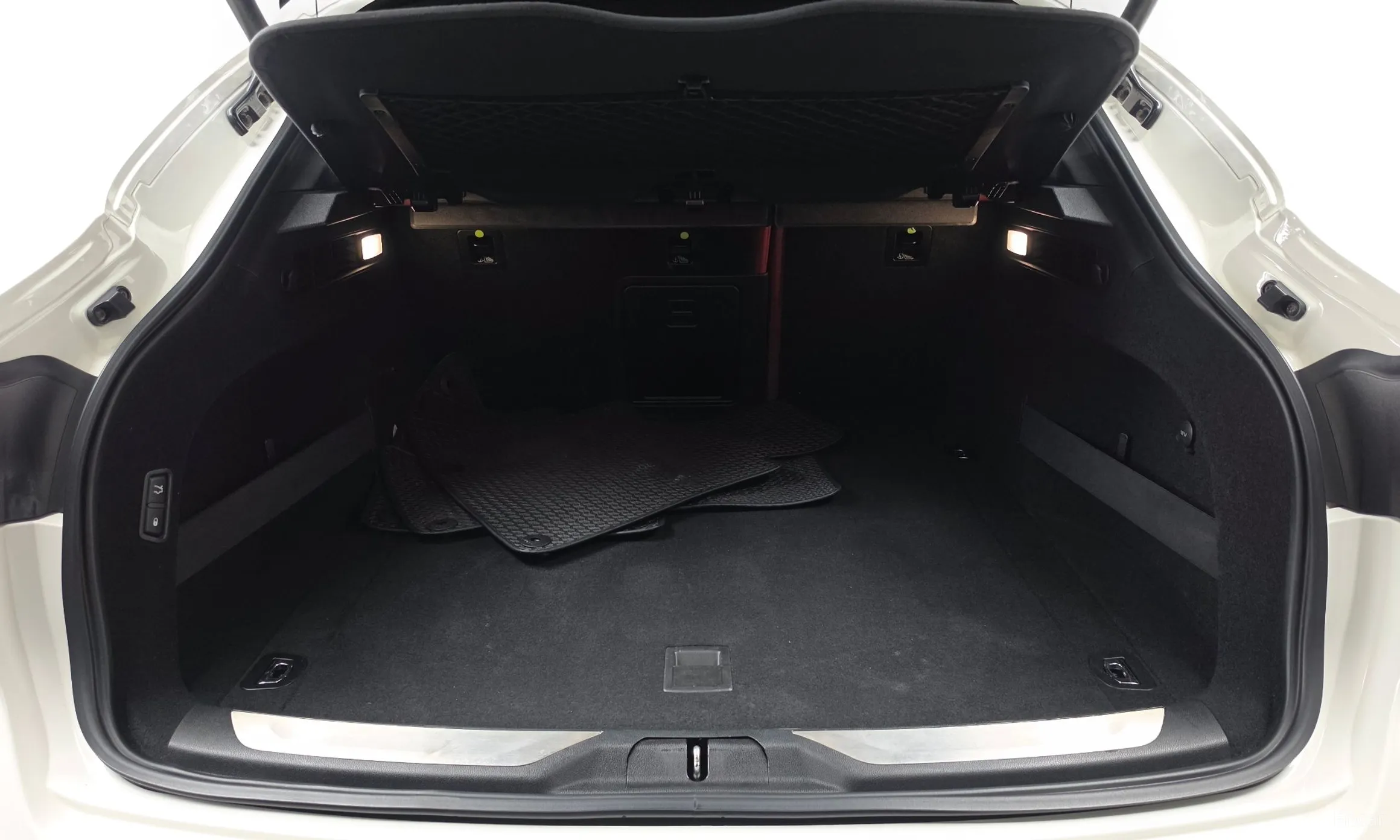 Maserati Levante превью 20