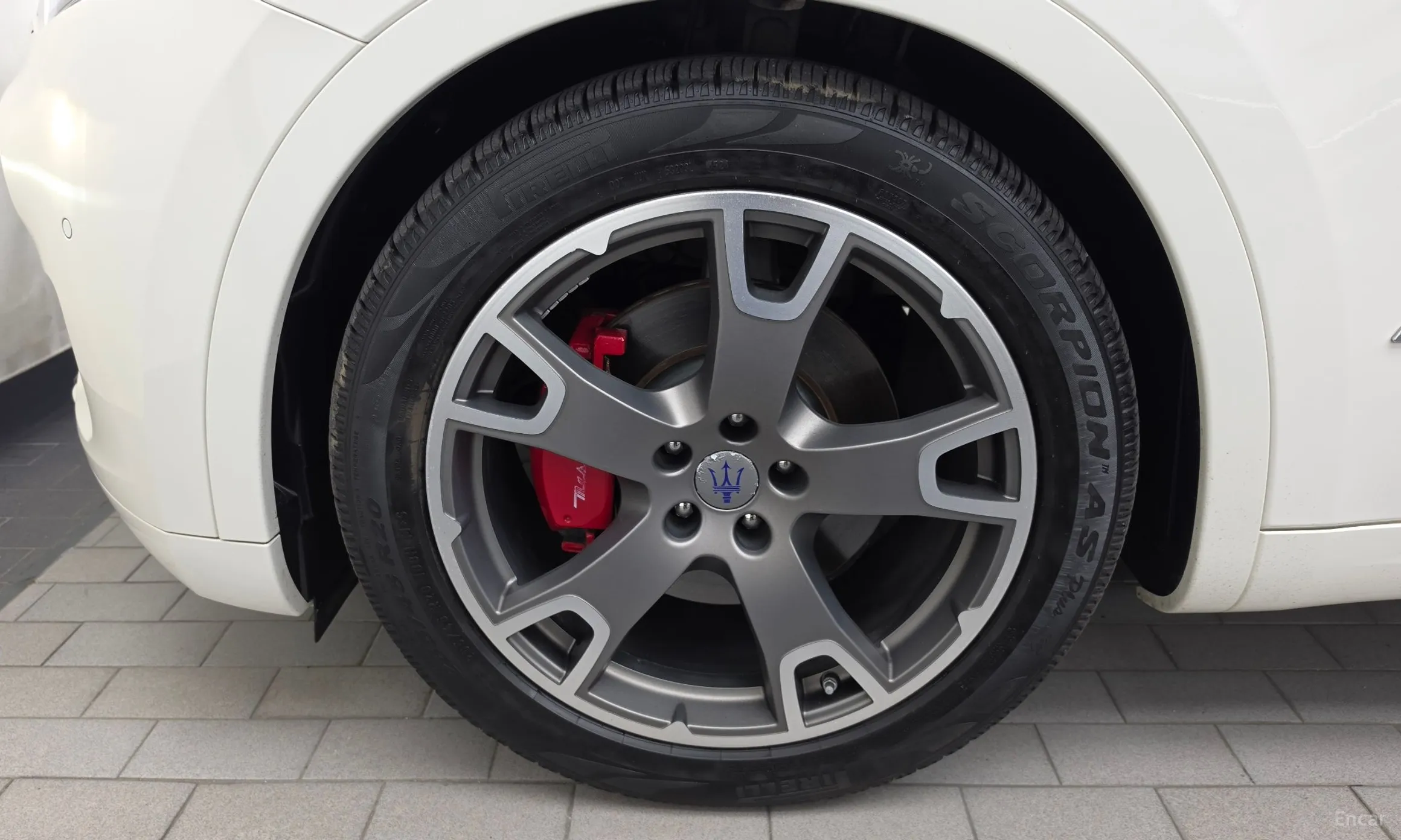 Maserati Levante превью 5