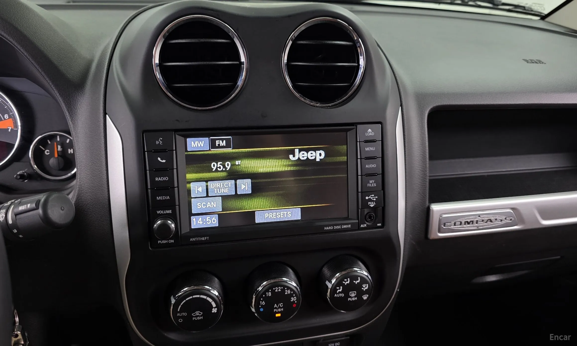 Jeep Compass превью 14