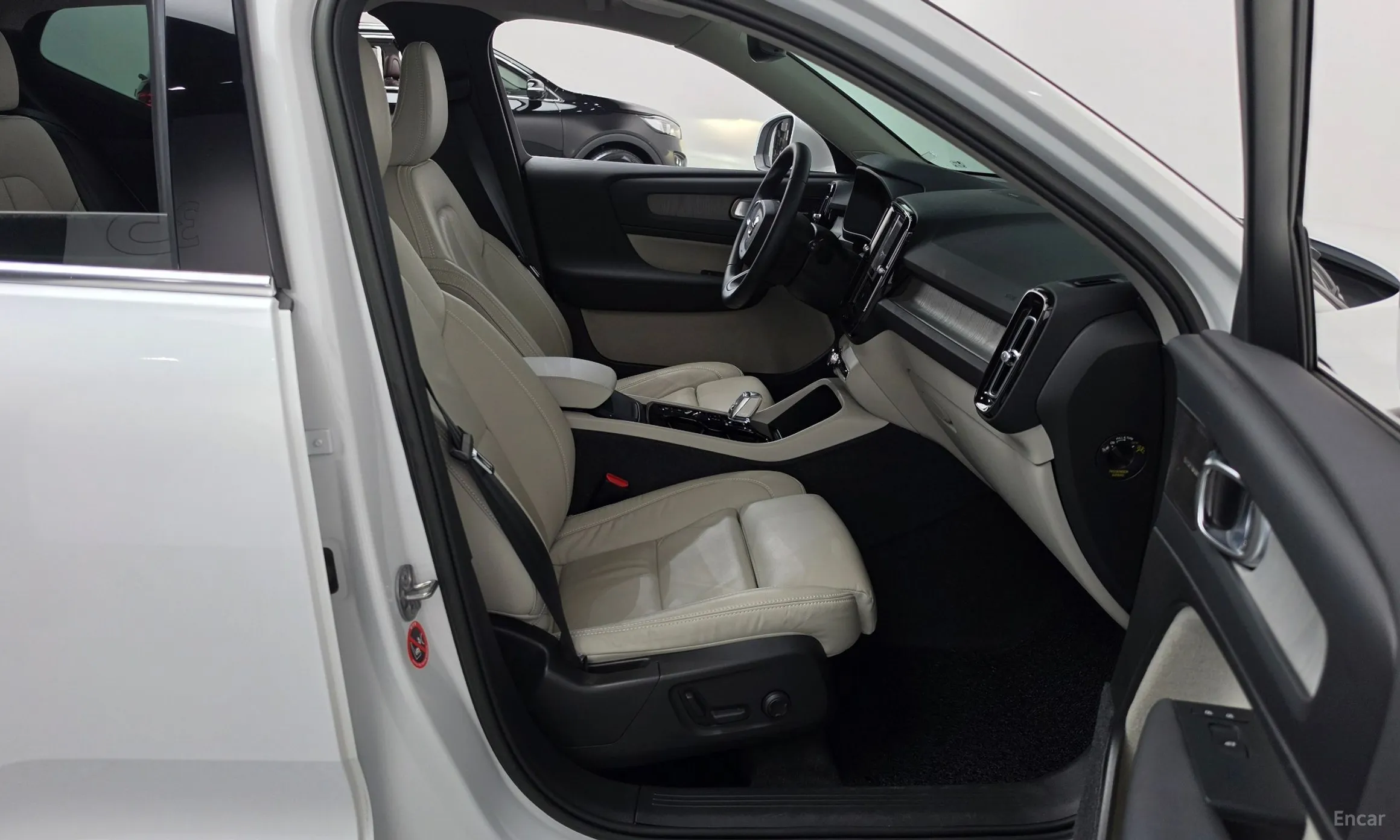 Volvo XC40 превью 11