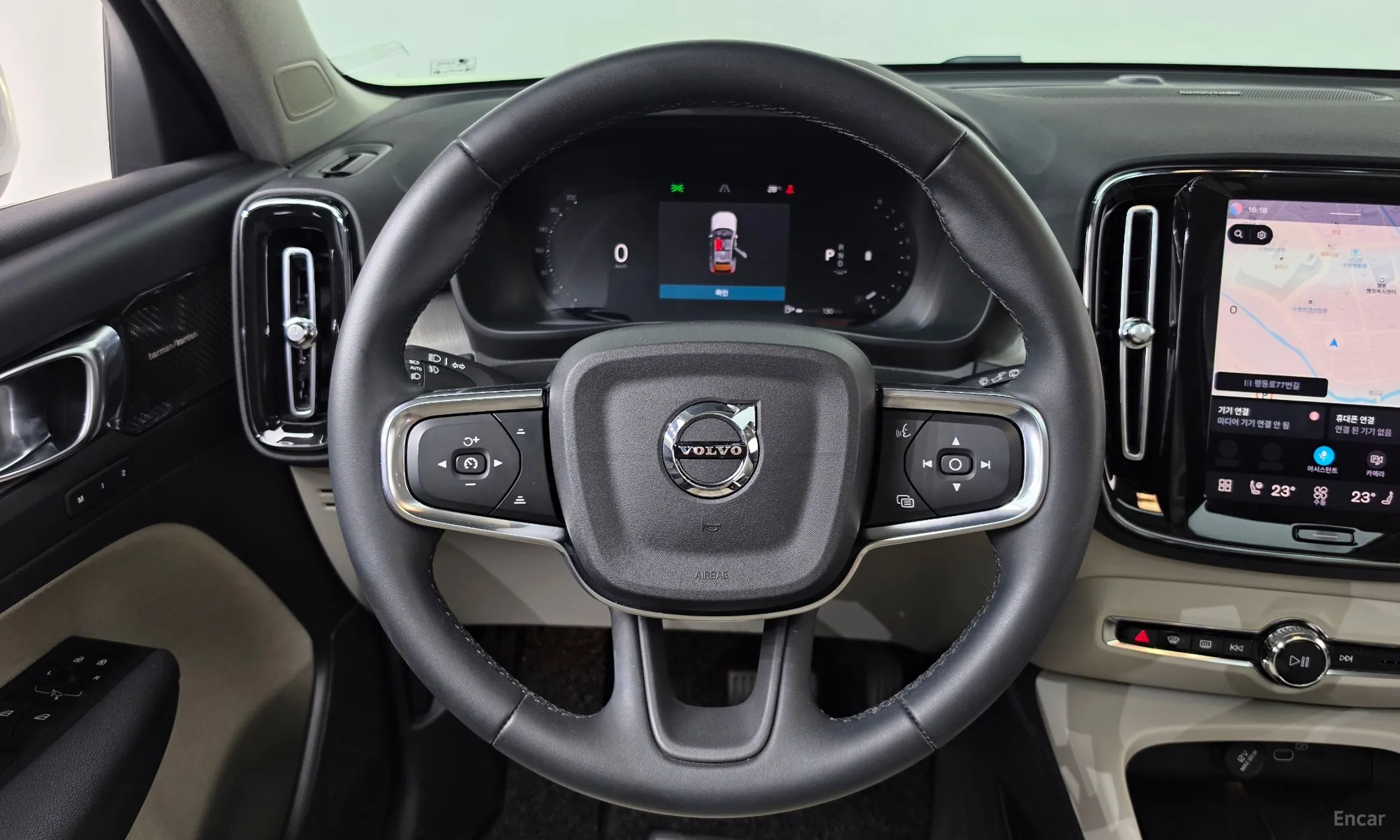 Volvo XC40 превью 13