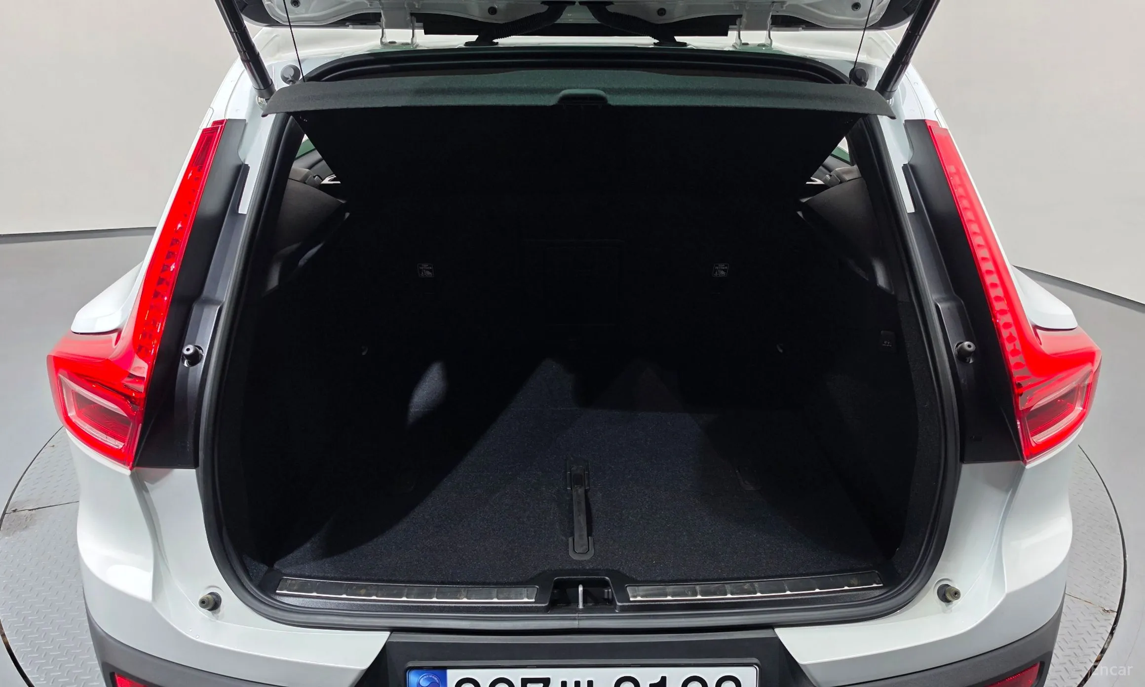 Volvo XC40 превью 20