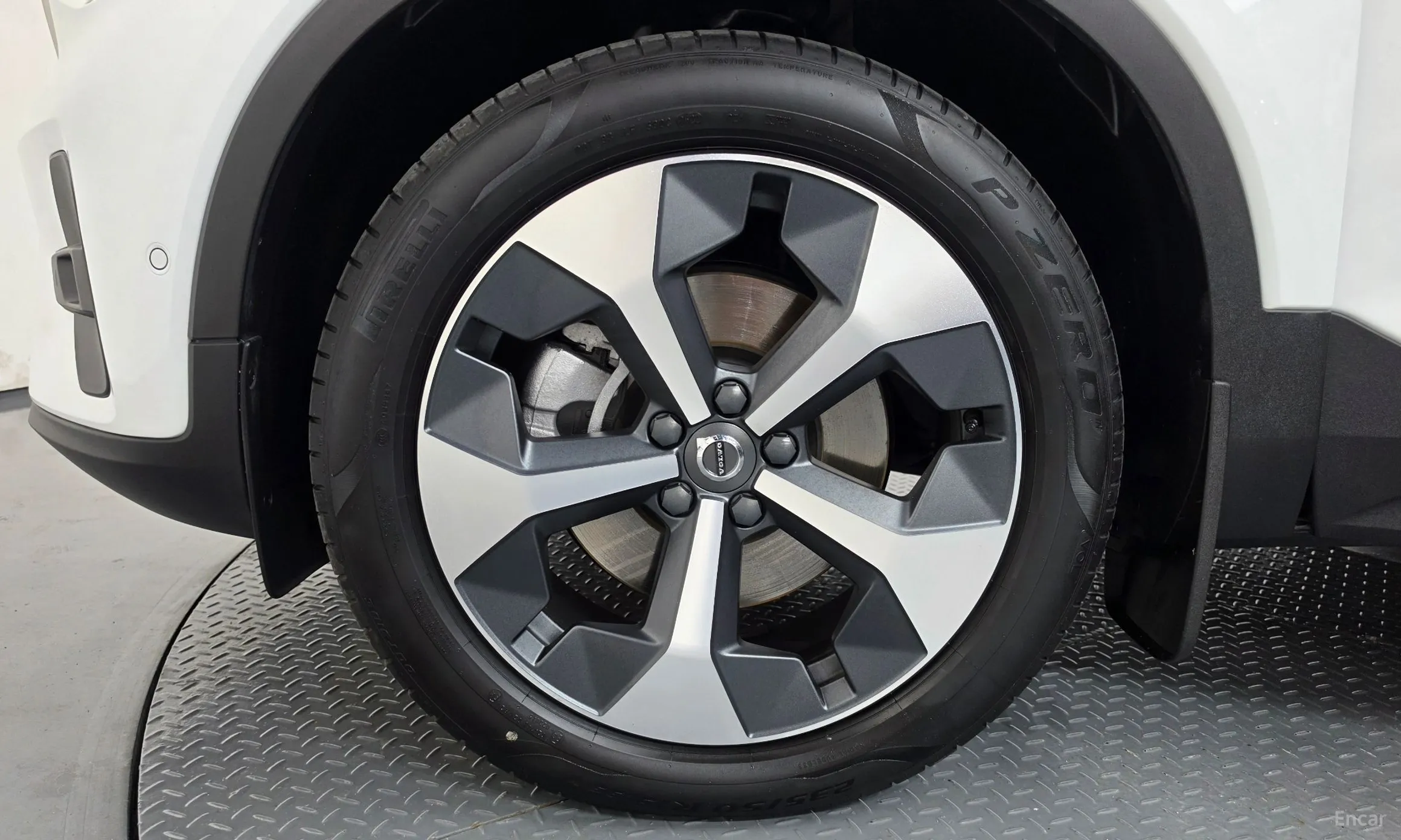 Volvo XC40 превью 5