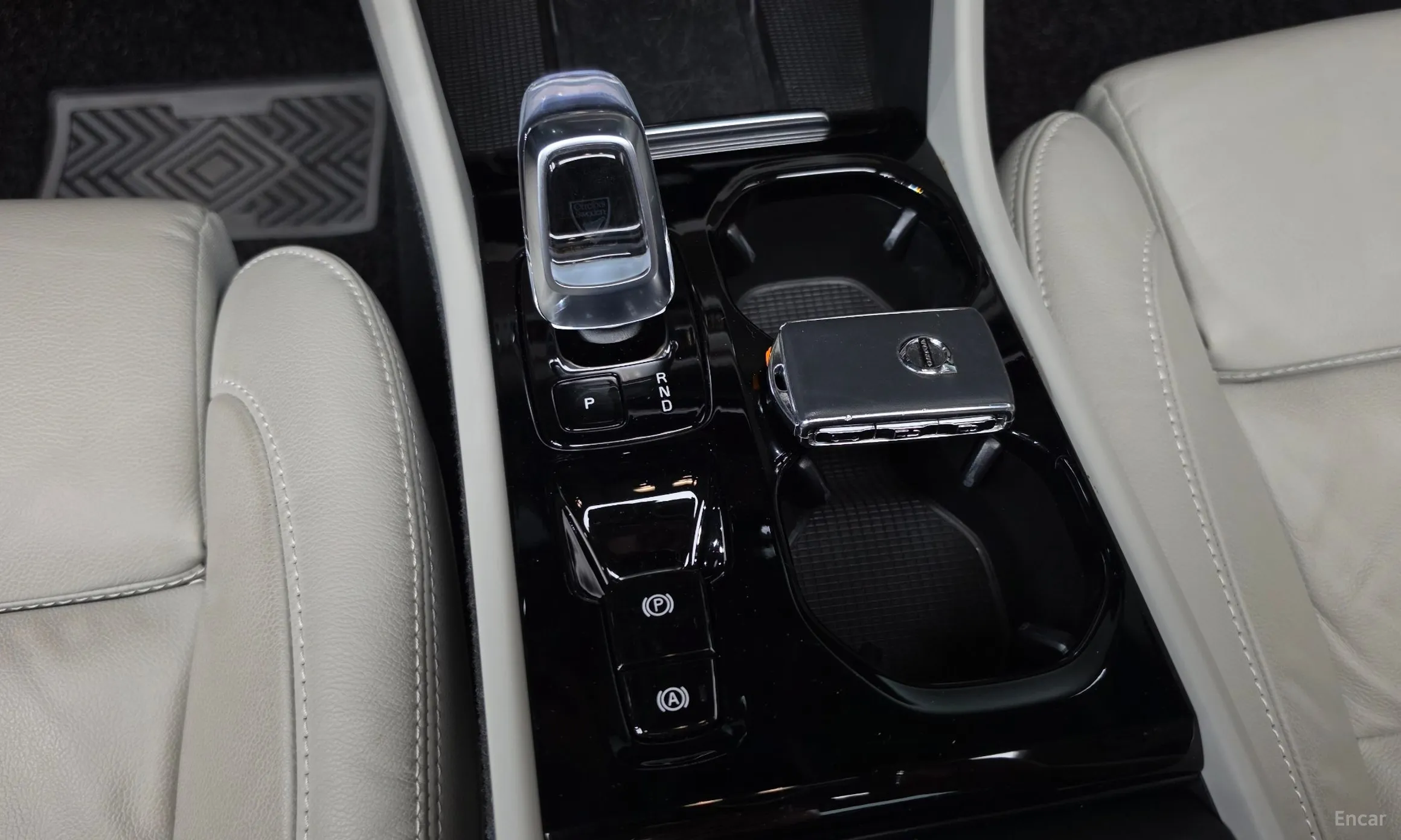 Volvo XC40 превью 9