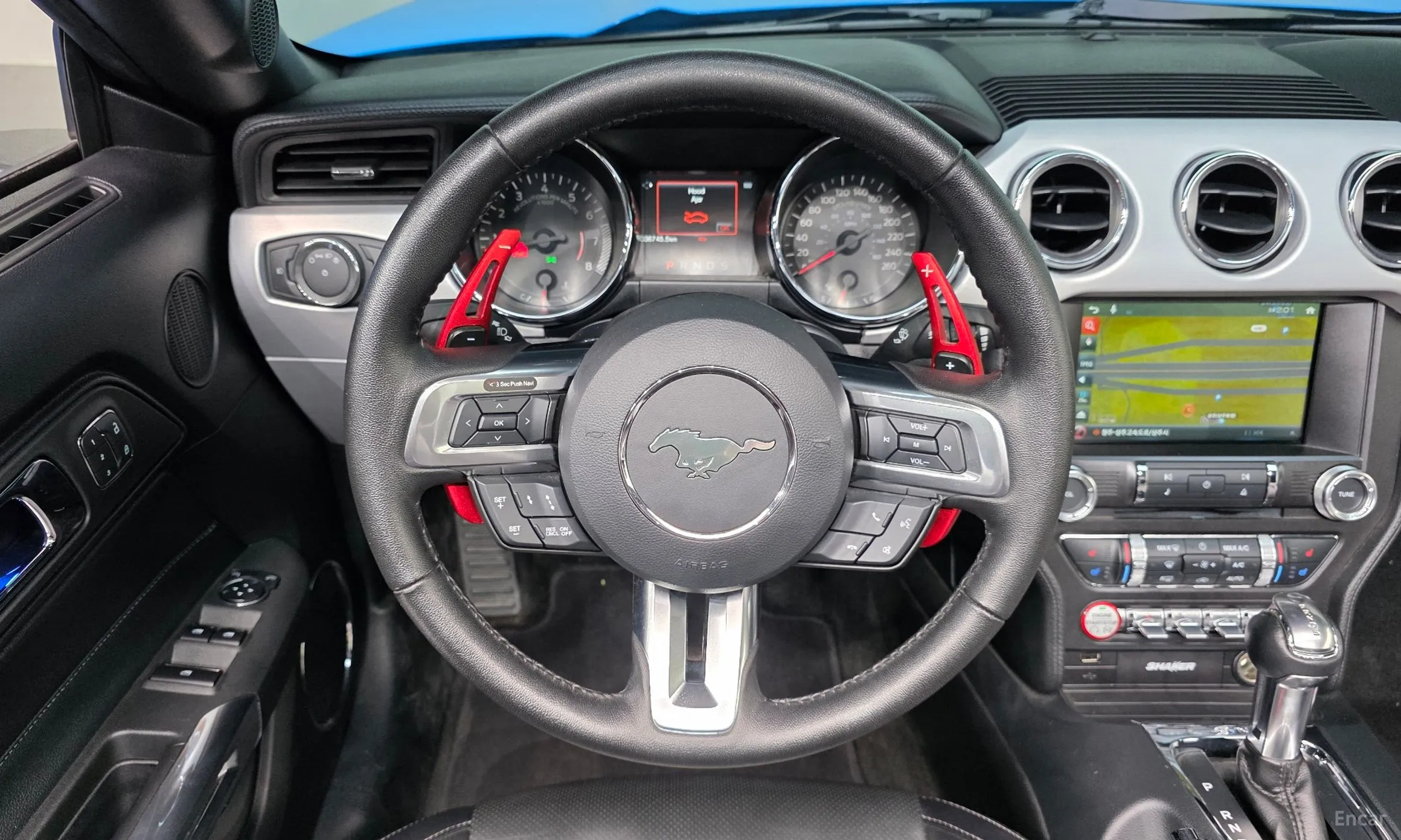 Ford Mustang превью 13
