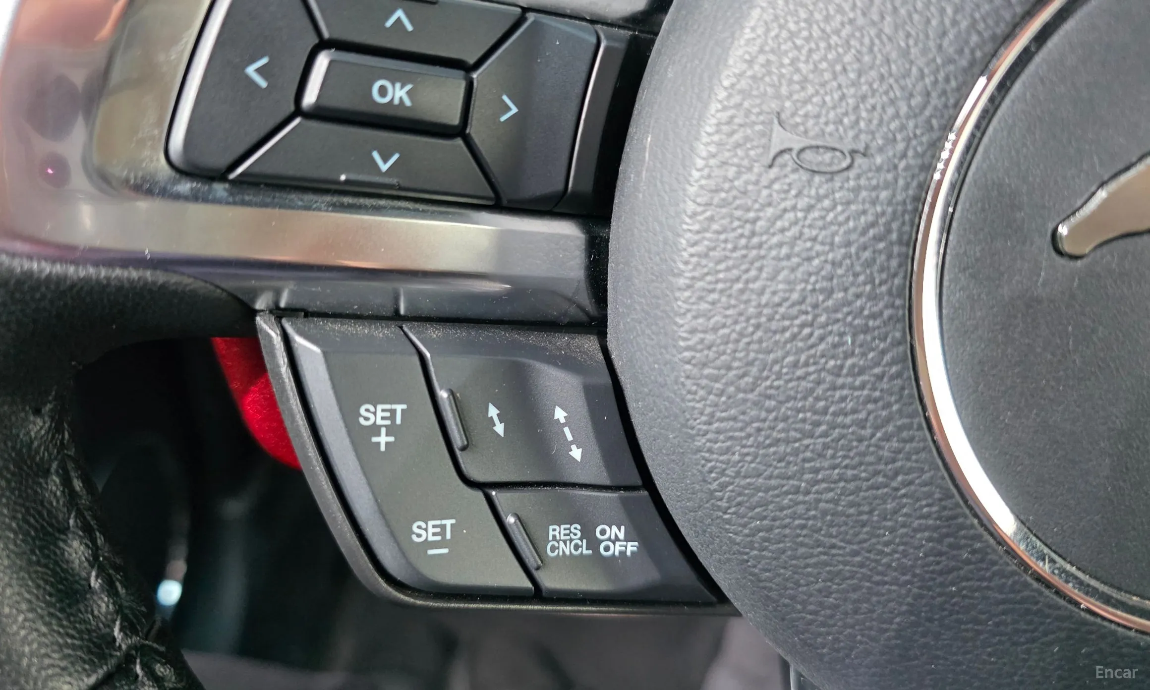 Ford Mustang превью 16