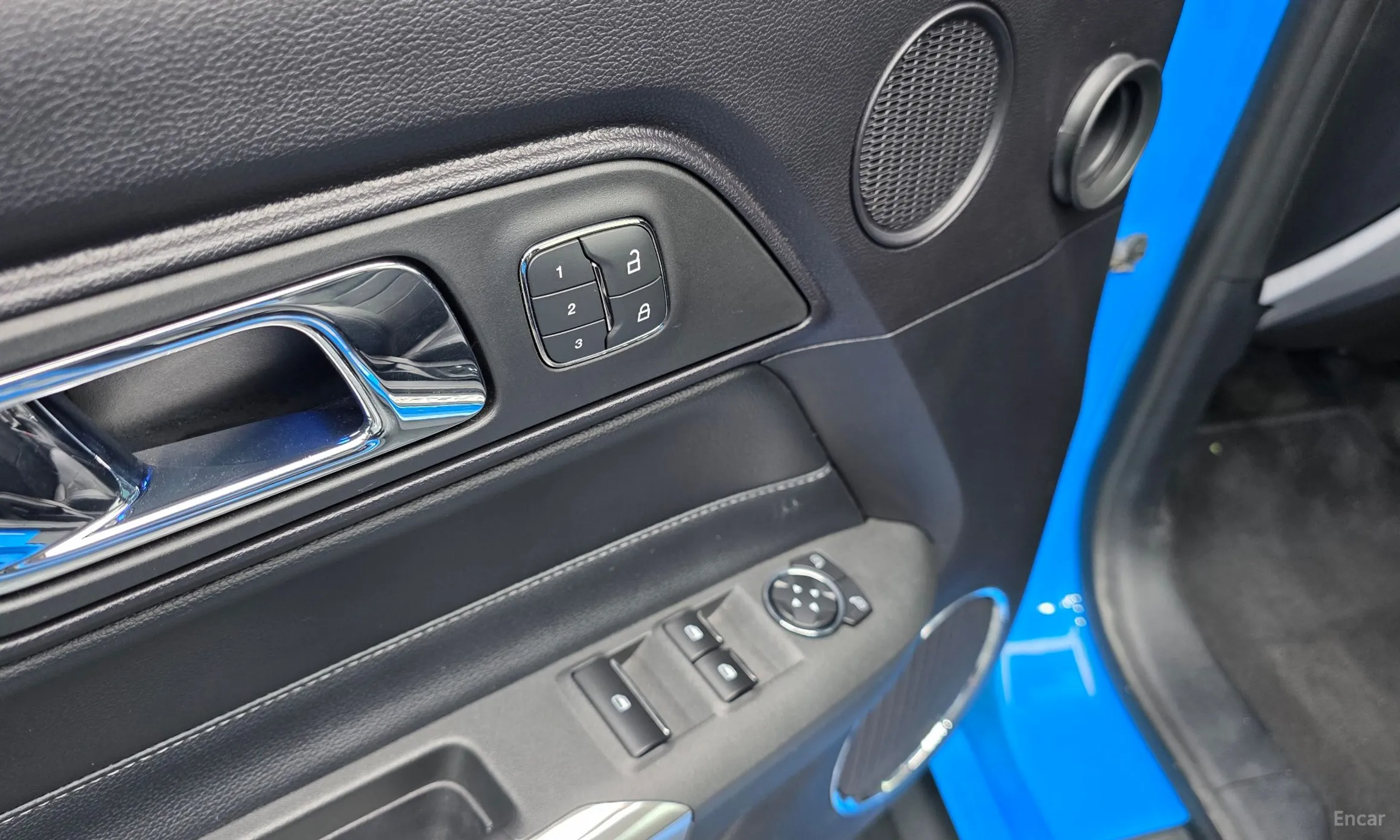 Ford Mustang превью 19