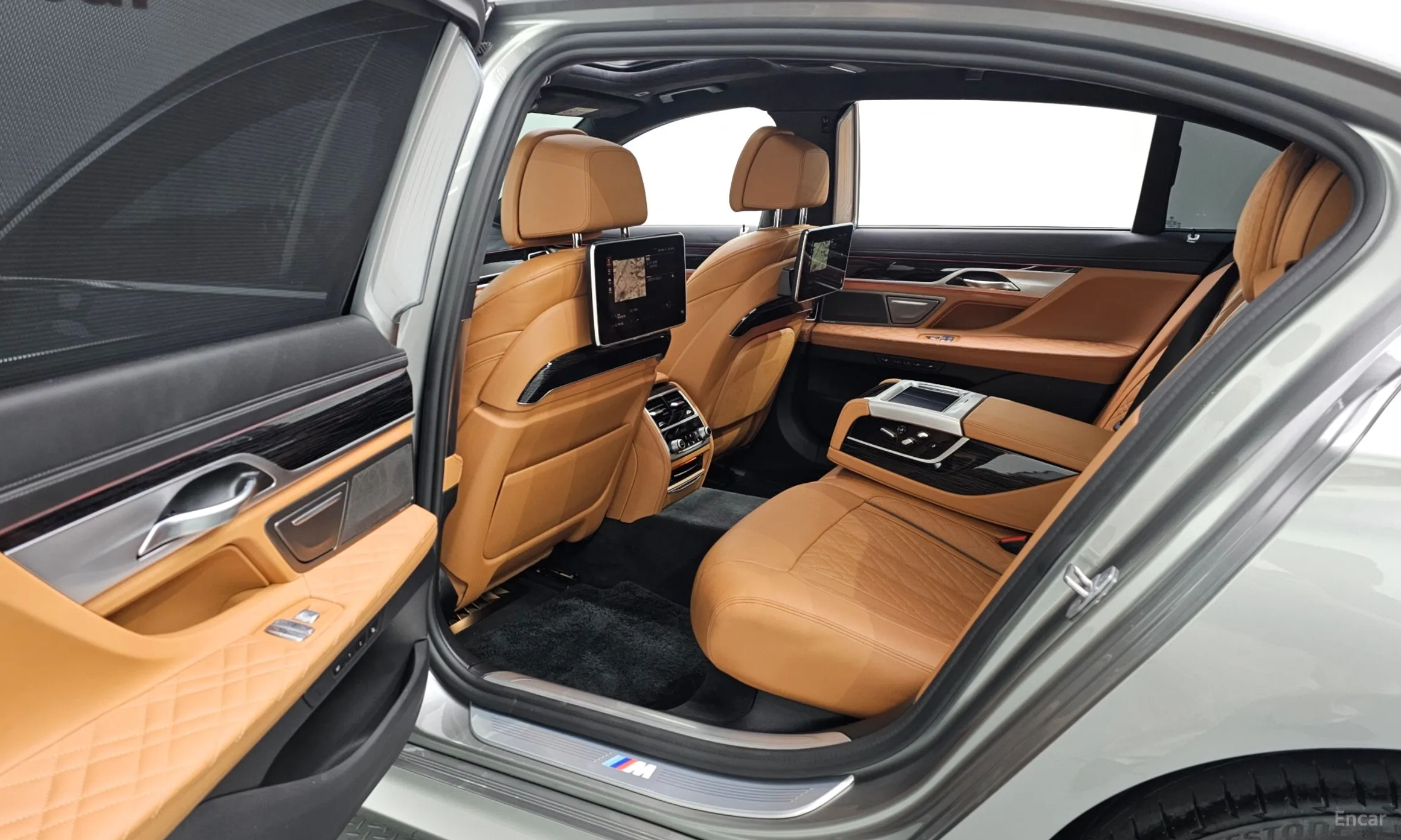 BMW 7 Series (G11) превью 12