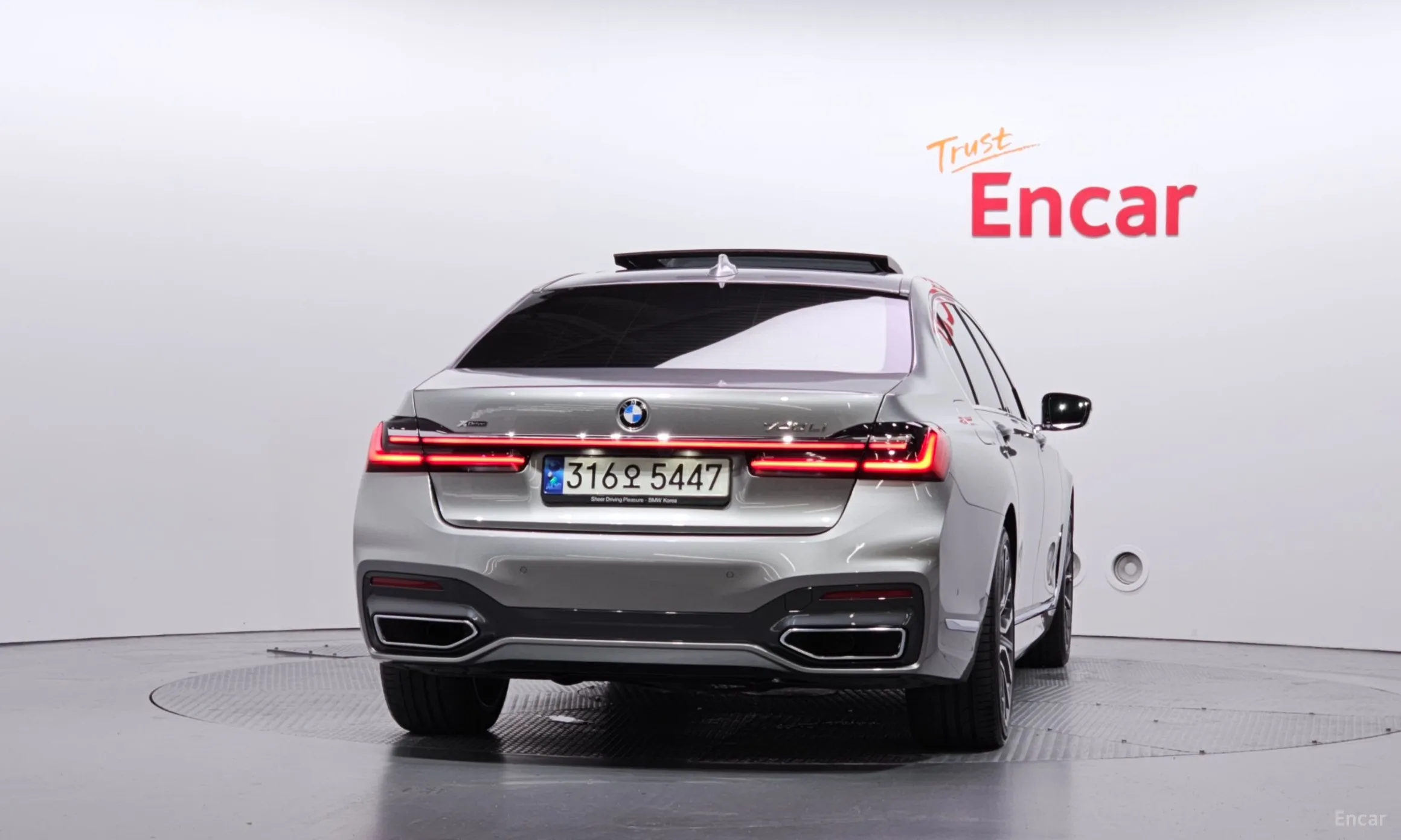 BMW 7 Series (G11) превью 4