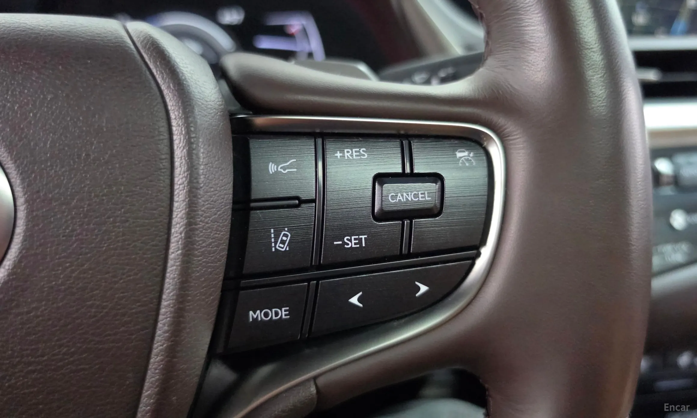 Lexus ES300h 7th Generation превью 18