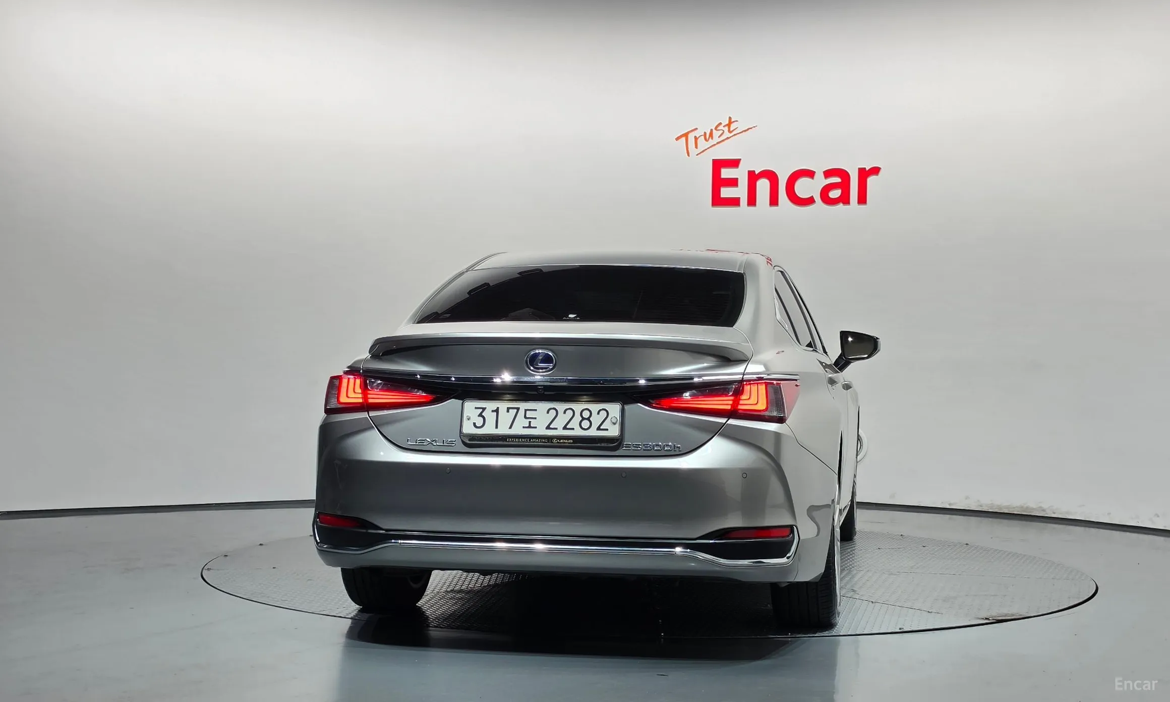 Lexus ES300h 7th Generation превью 4
