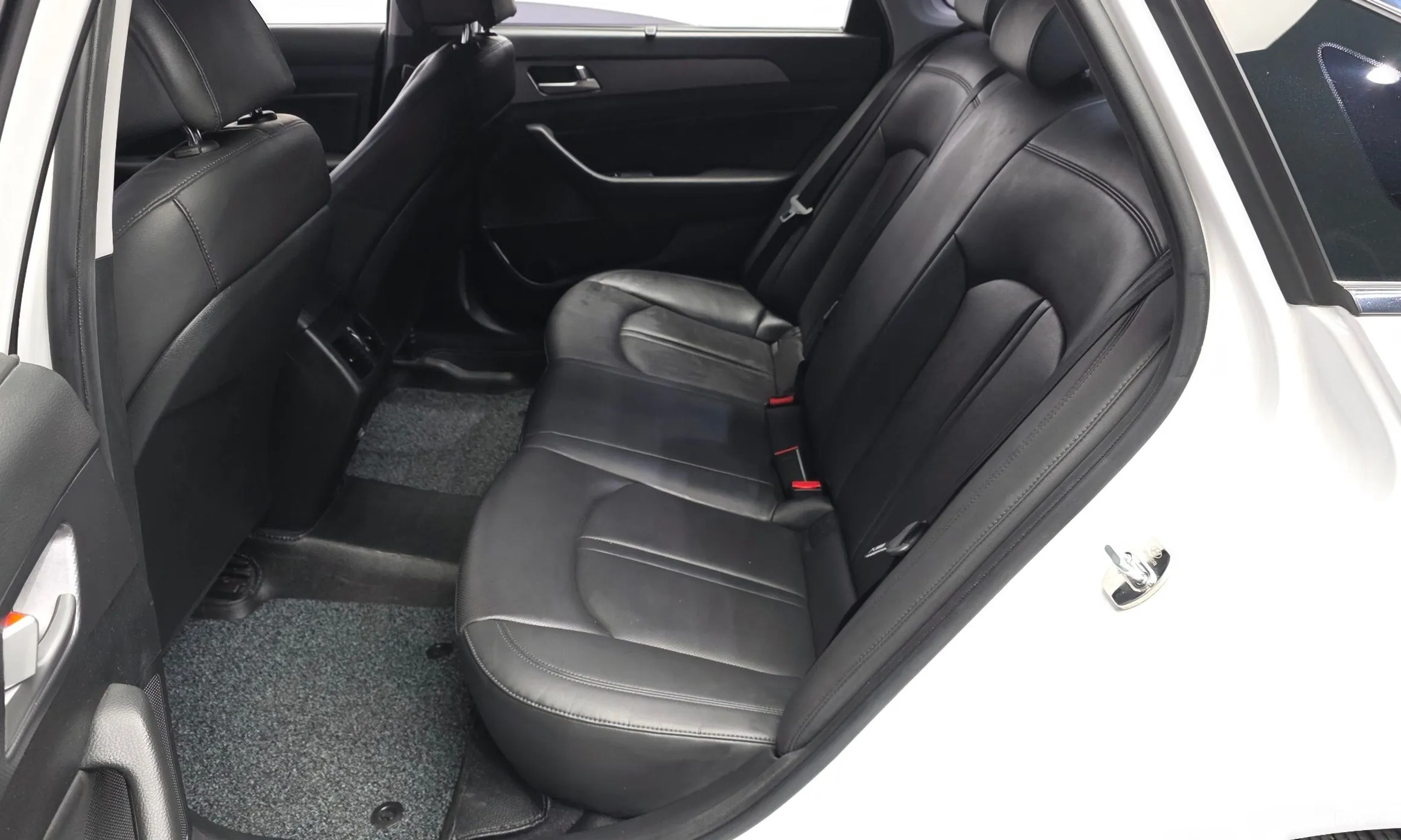 Hyundai LF Sonata превью 11