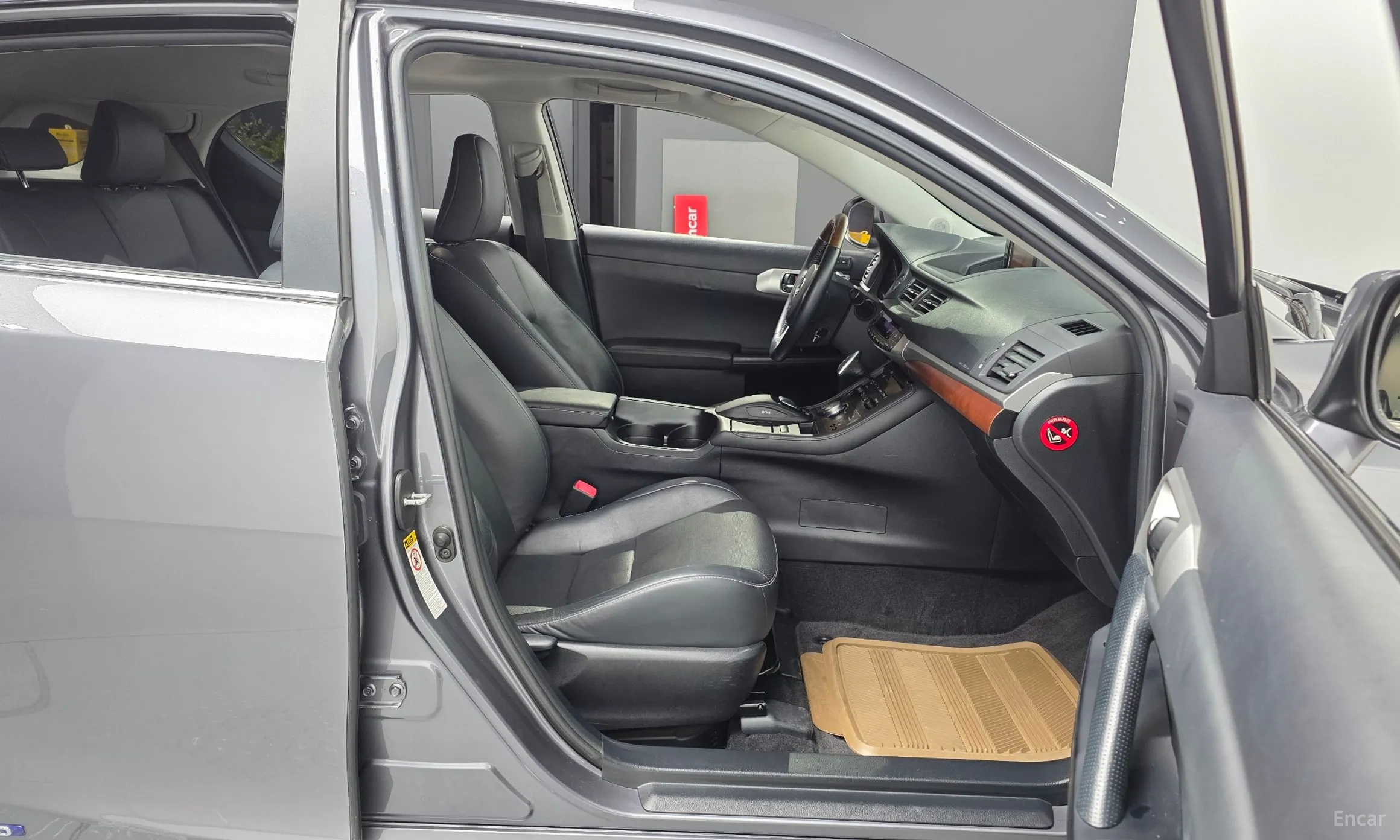 Lexus CT200h превью 11
