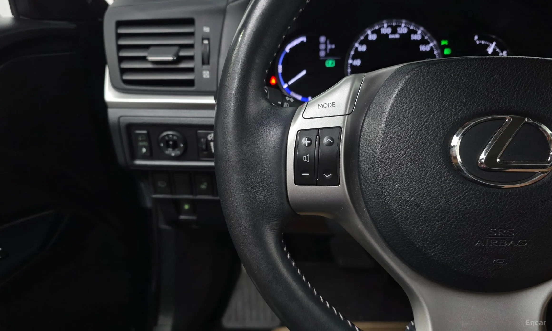 Lexus CT200h превью 17