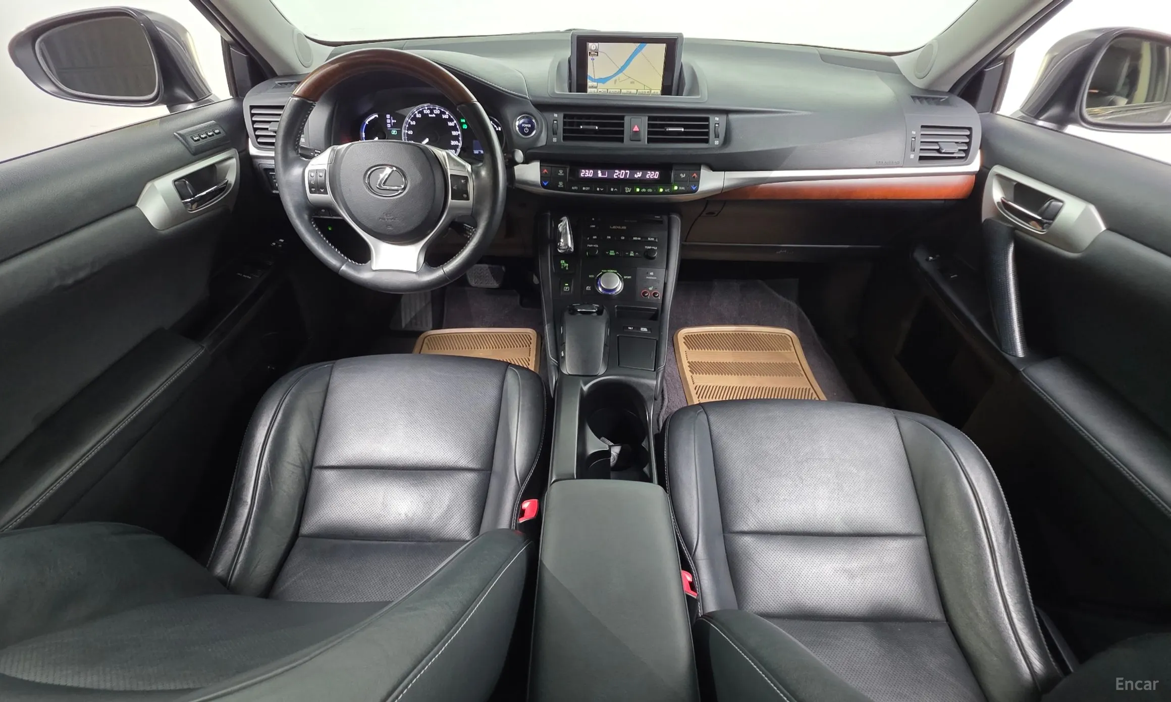 Lexus CT200h превью 7