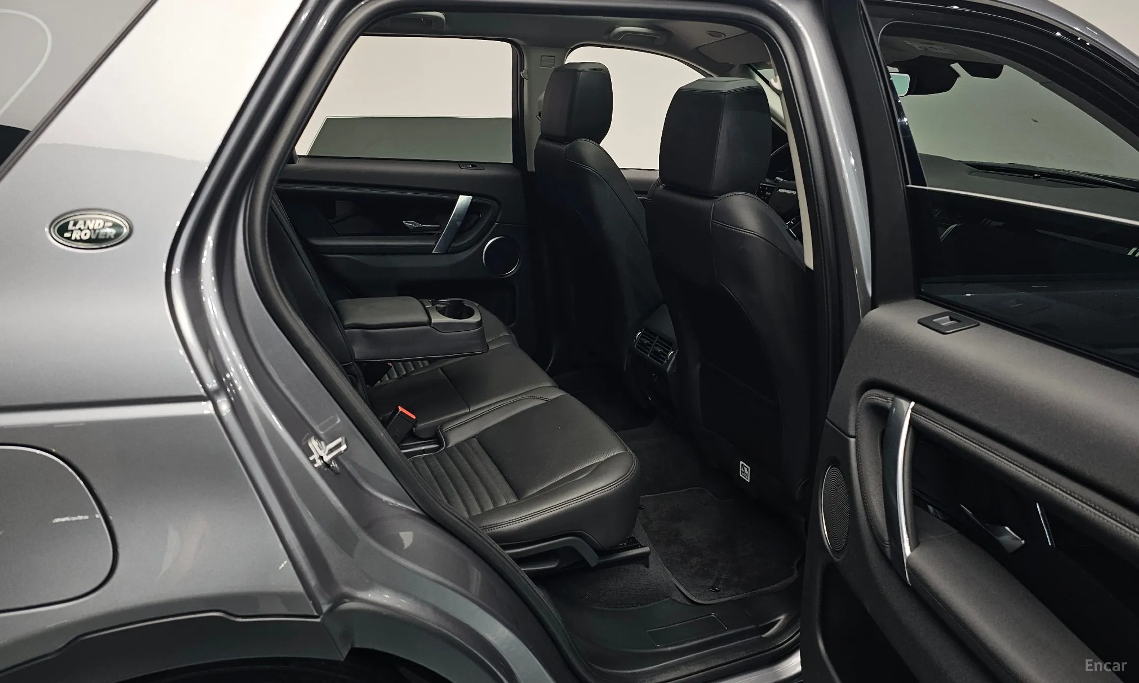 Land Rover Discovery Sports превью 12