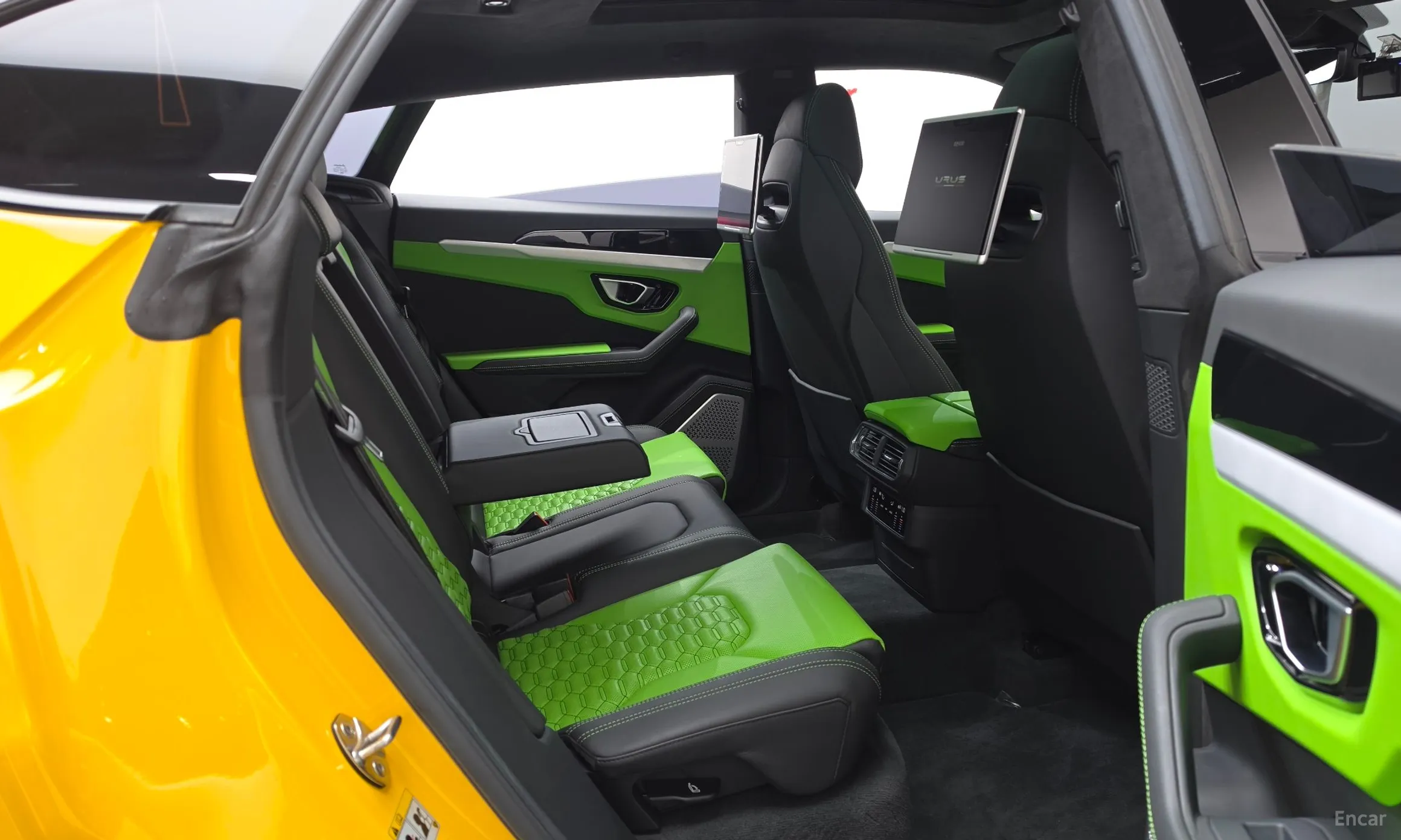 Lamborghini Urus превью 11