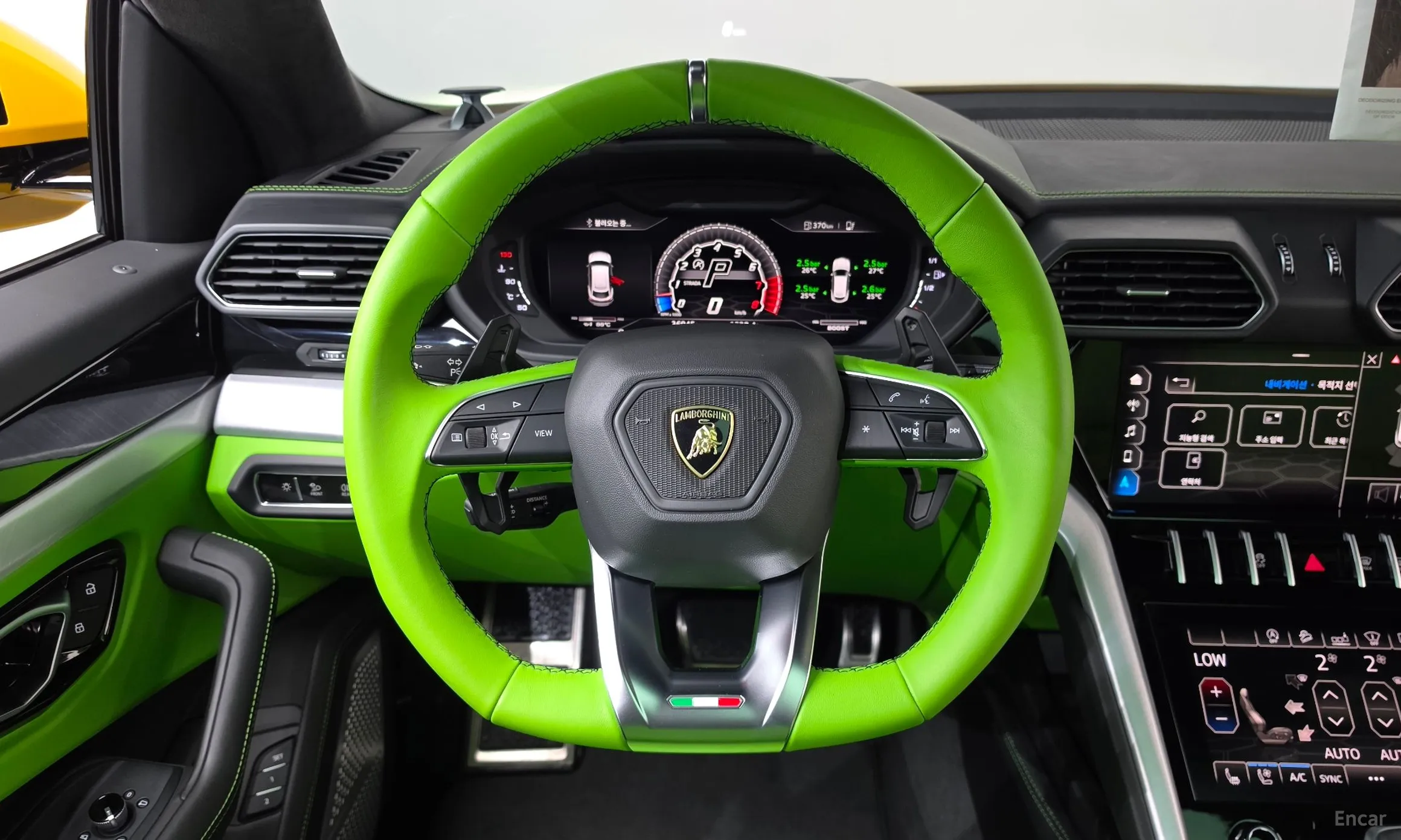 Lamborghini Urus превью 12