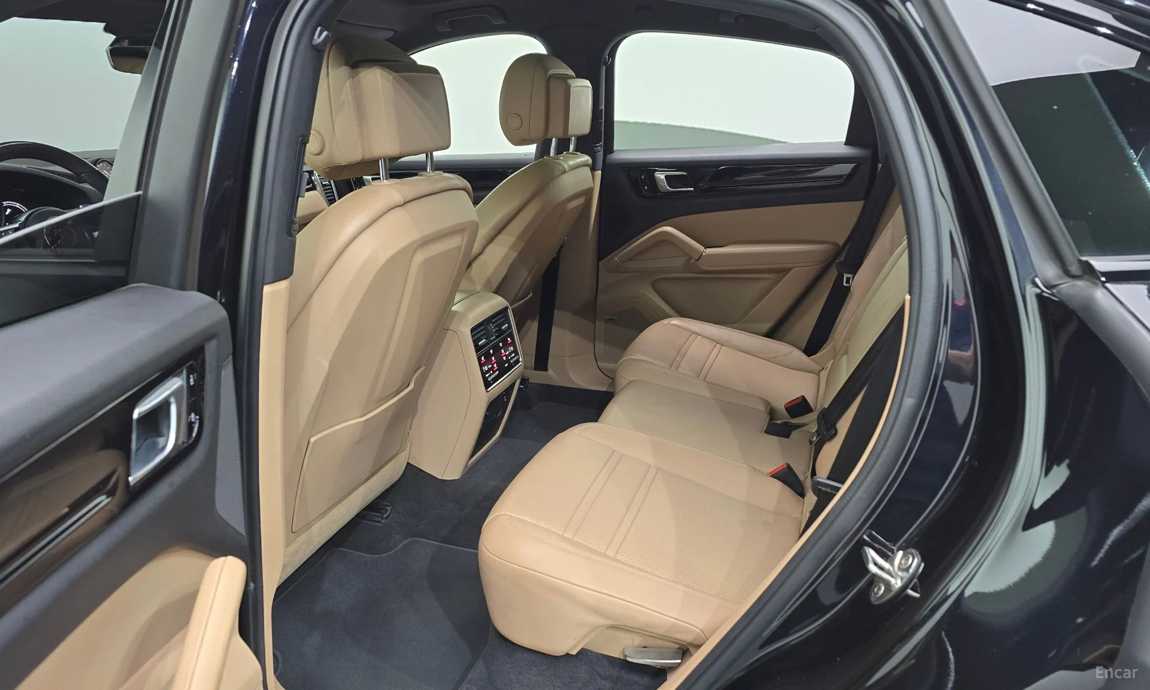 Porsche Cayenne (PO536) превью 20
