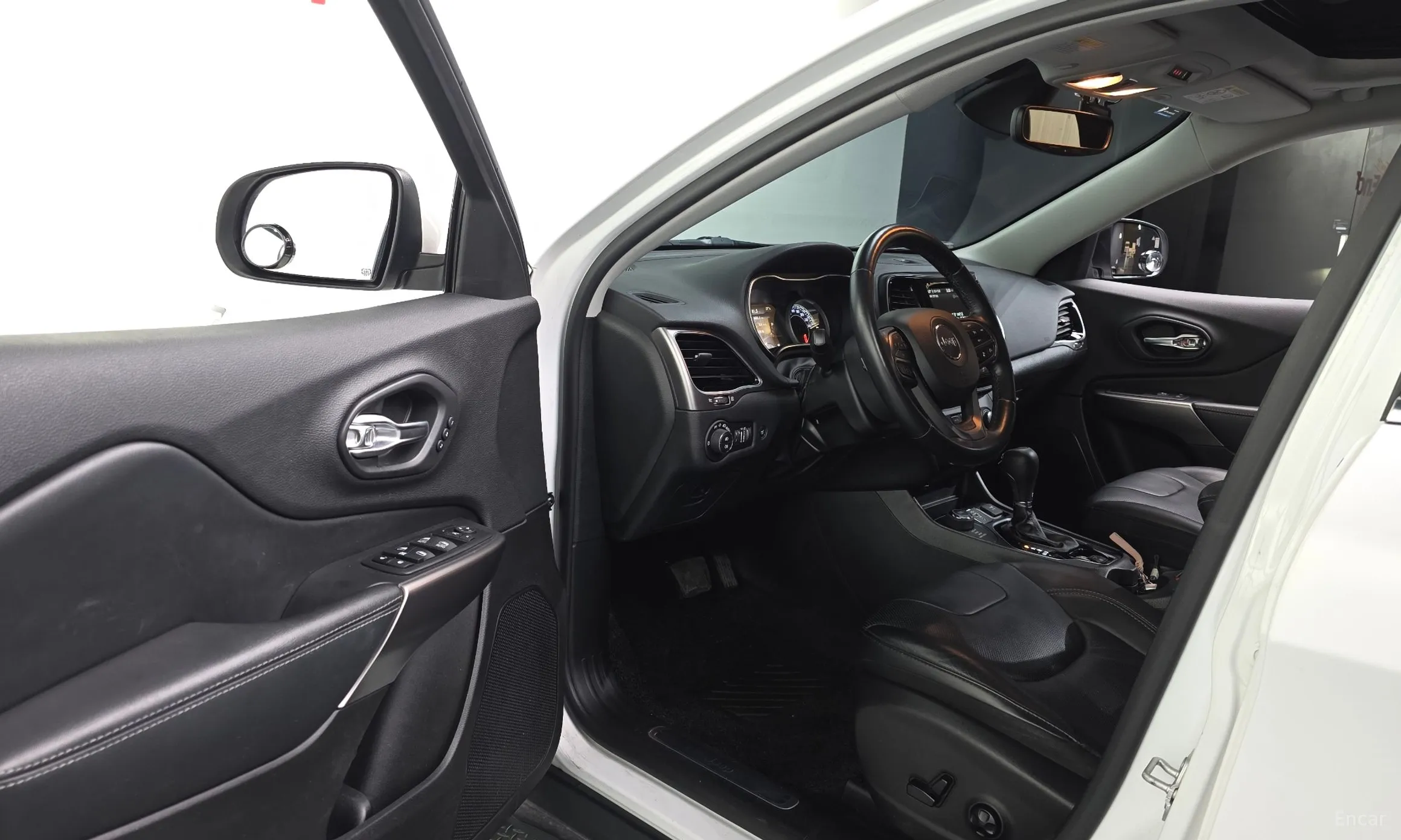 Jeep Cherokee (KL) превью 10
