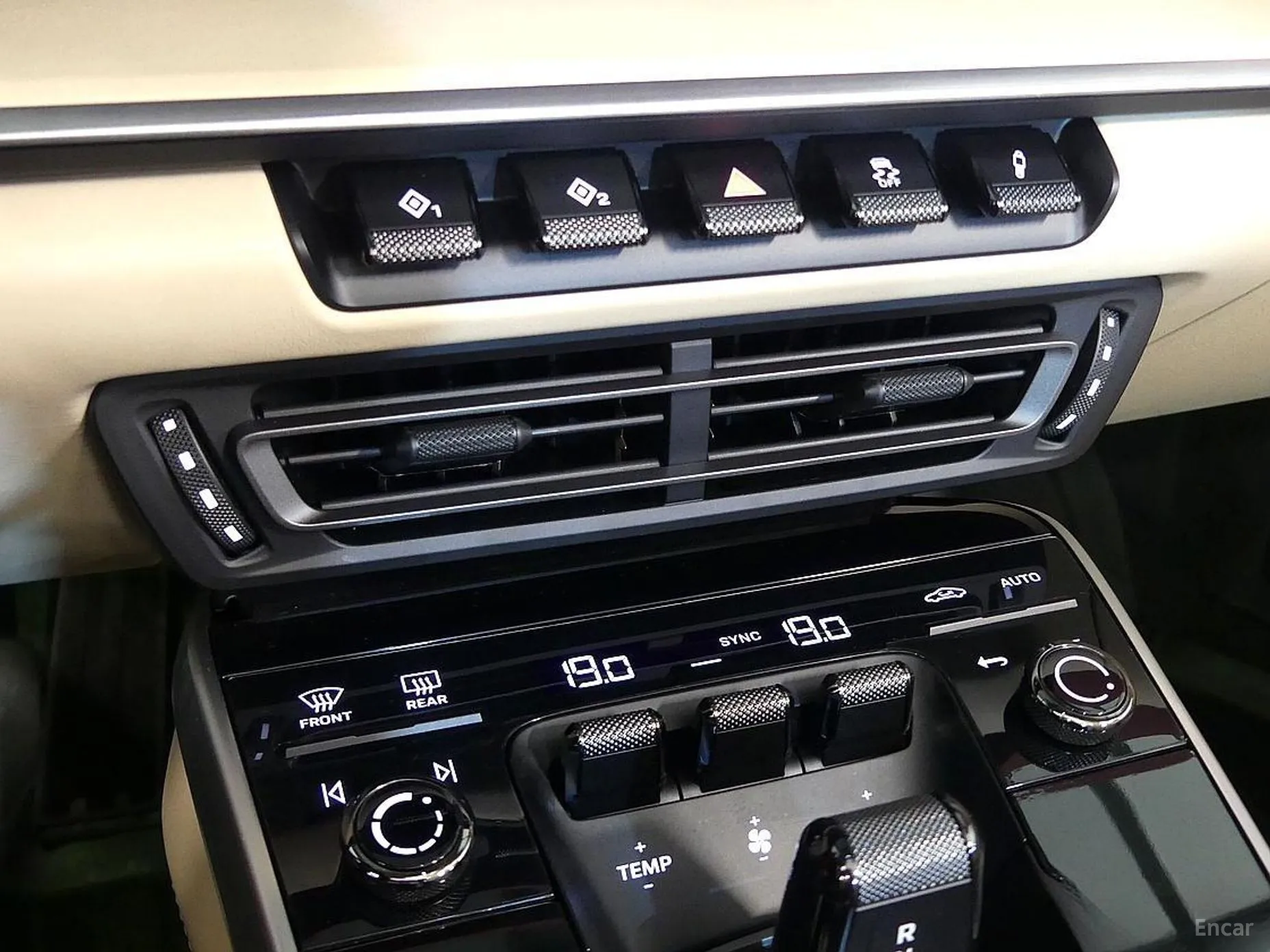 Porsche 911 (992) превью 14