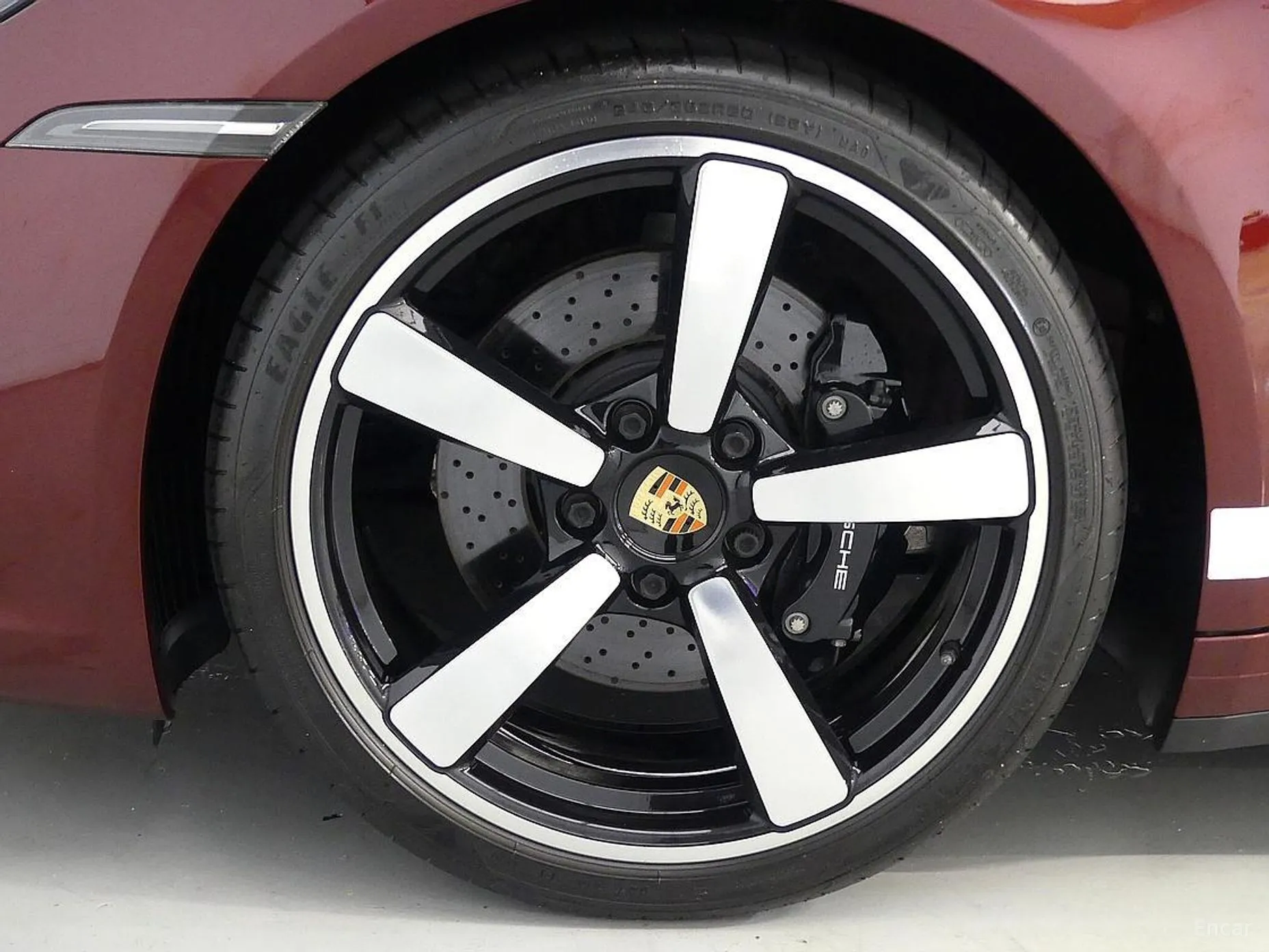 Porsche 911 (992) превью 4