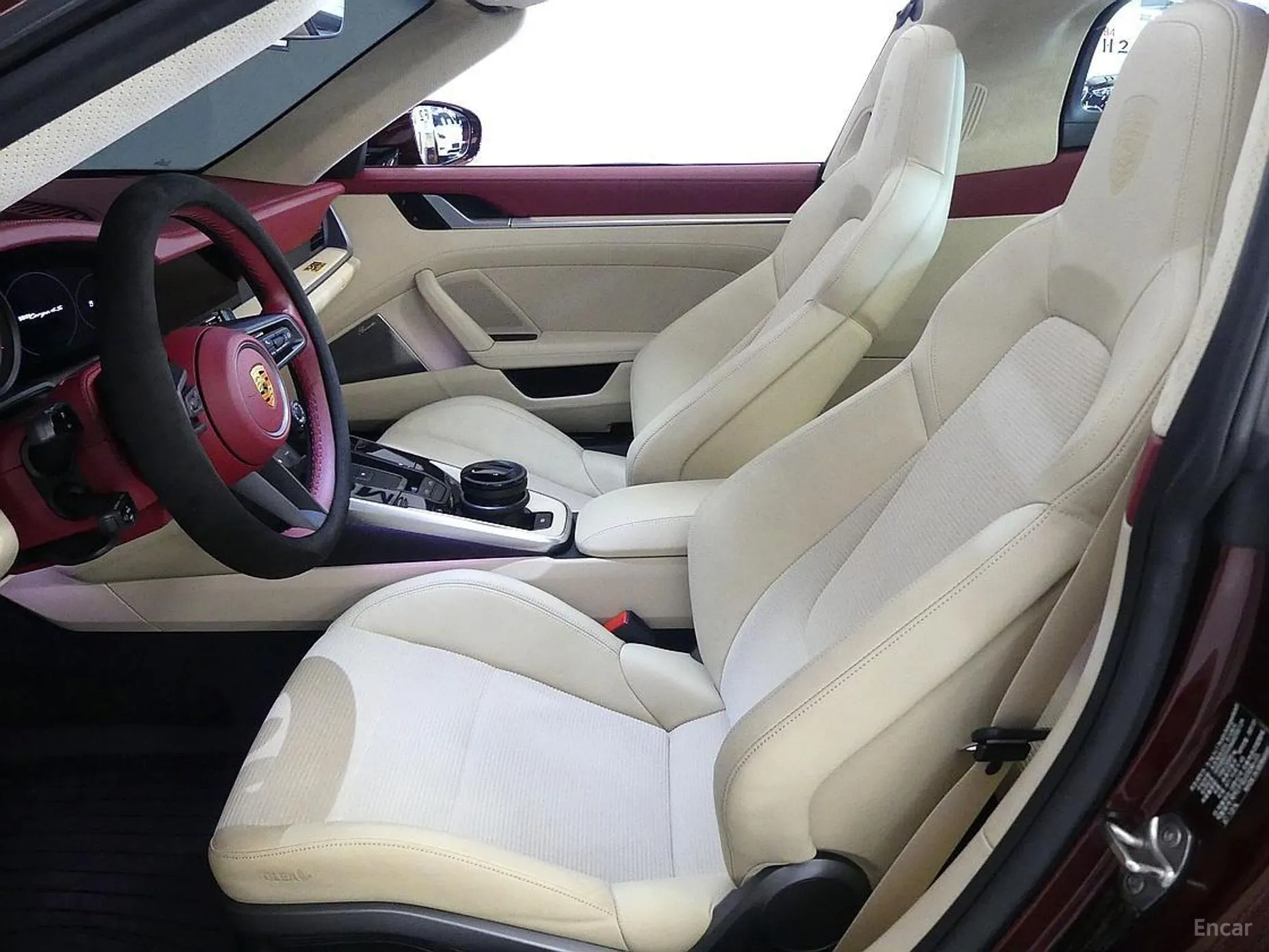Porsche 911 (992) превью 5