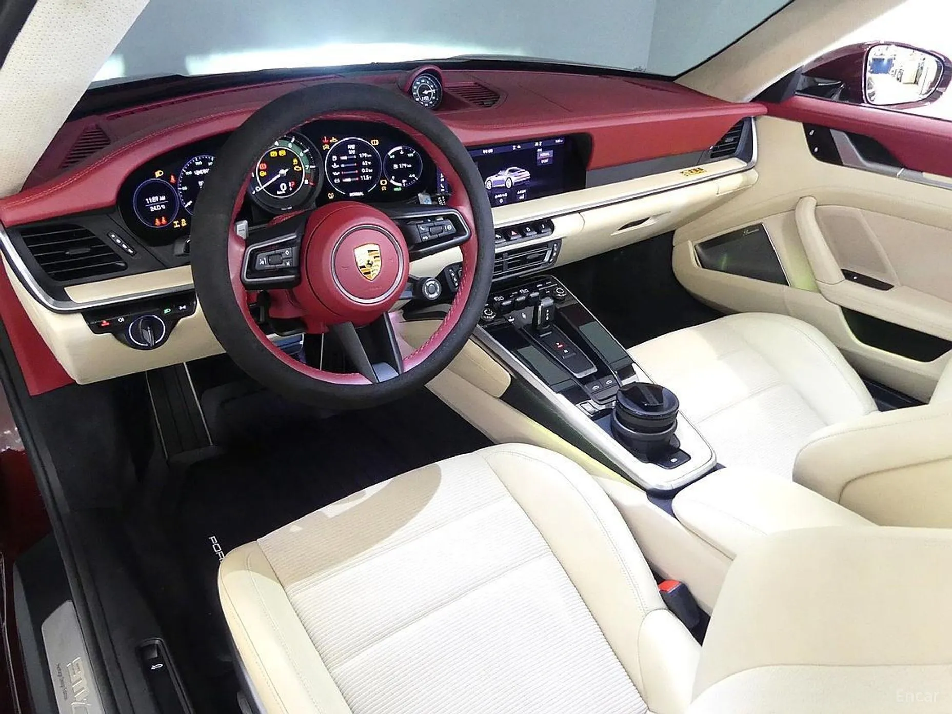 Porsche 911 (992) превью 7